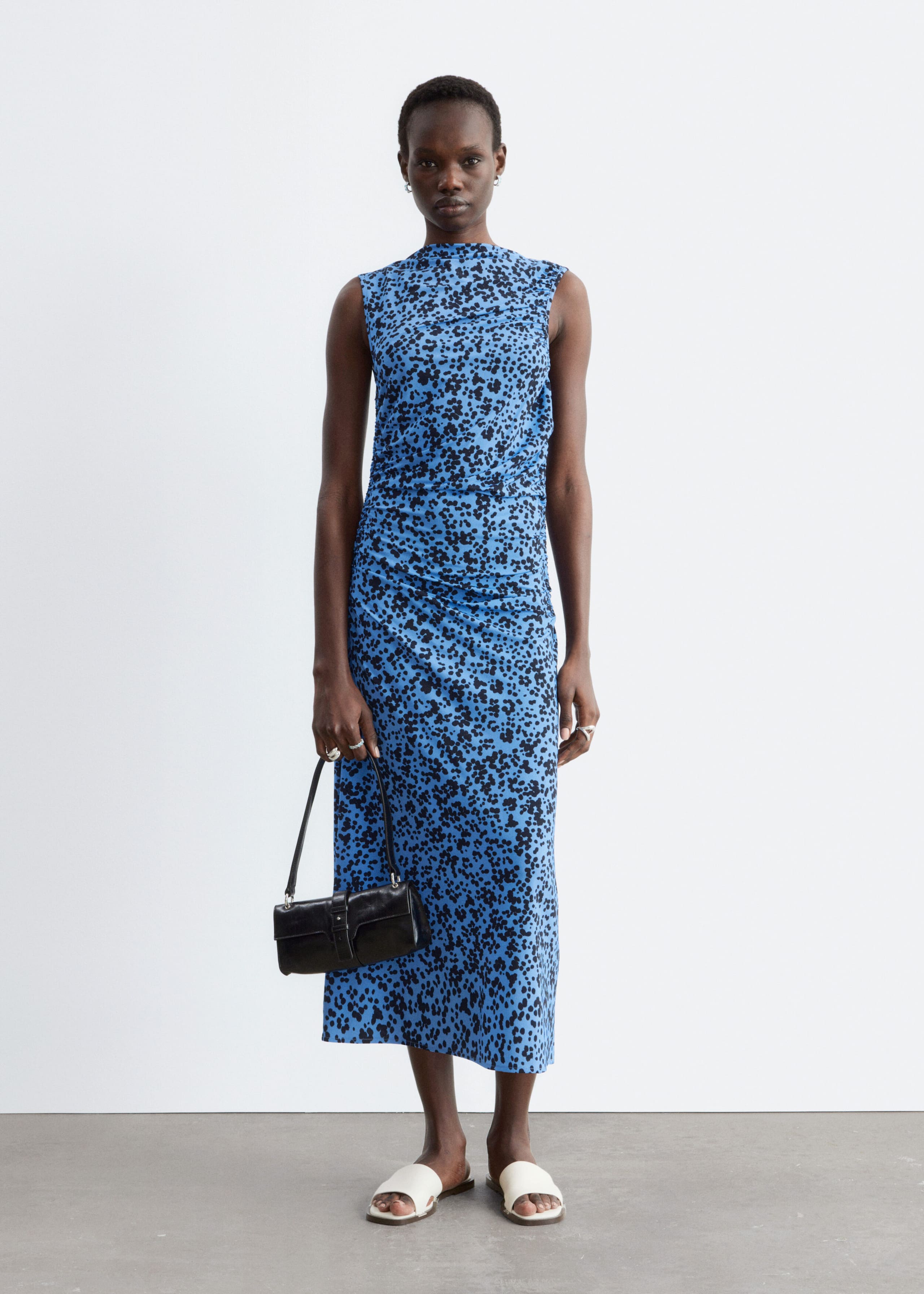 Image of Rynkad midiklänning