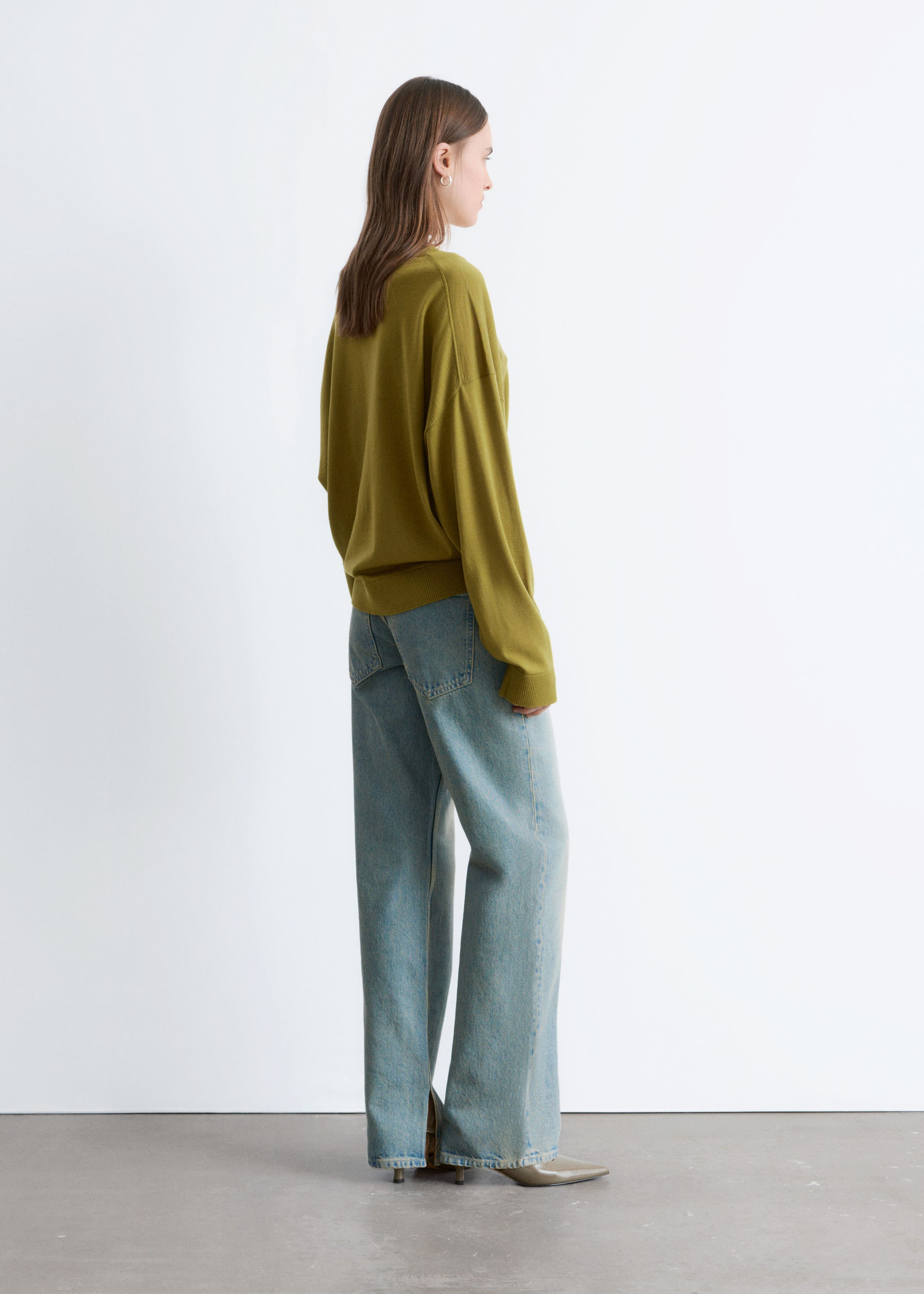 Image of Pull en laine à col en V