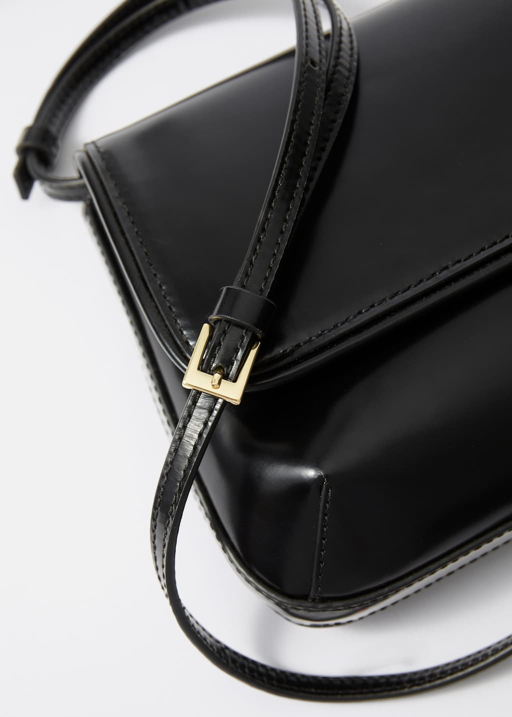 Image of Sac à bandoulière en cuir brillant