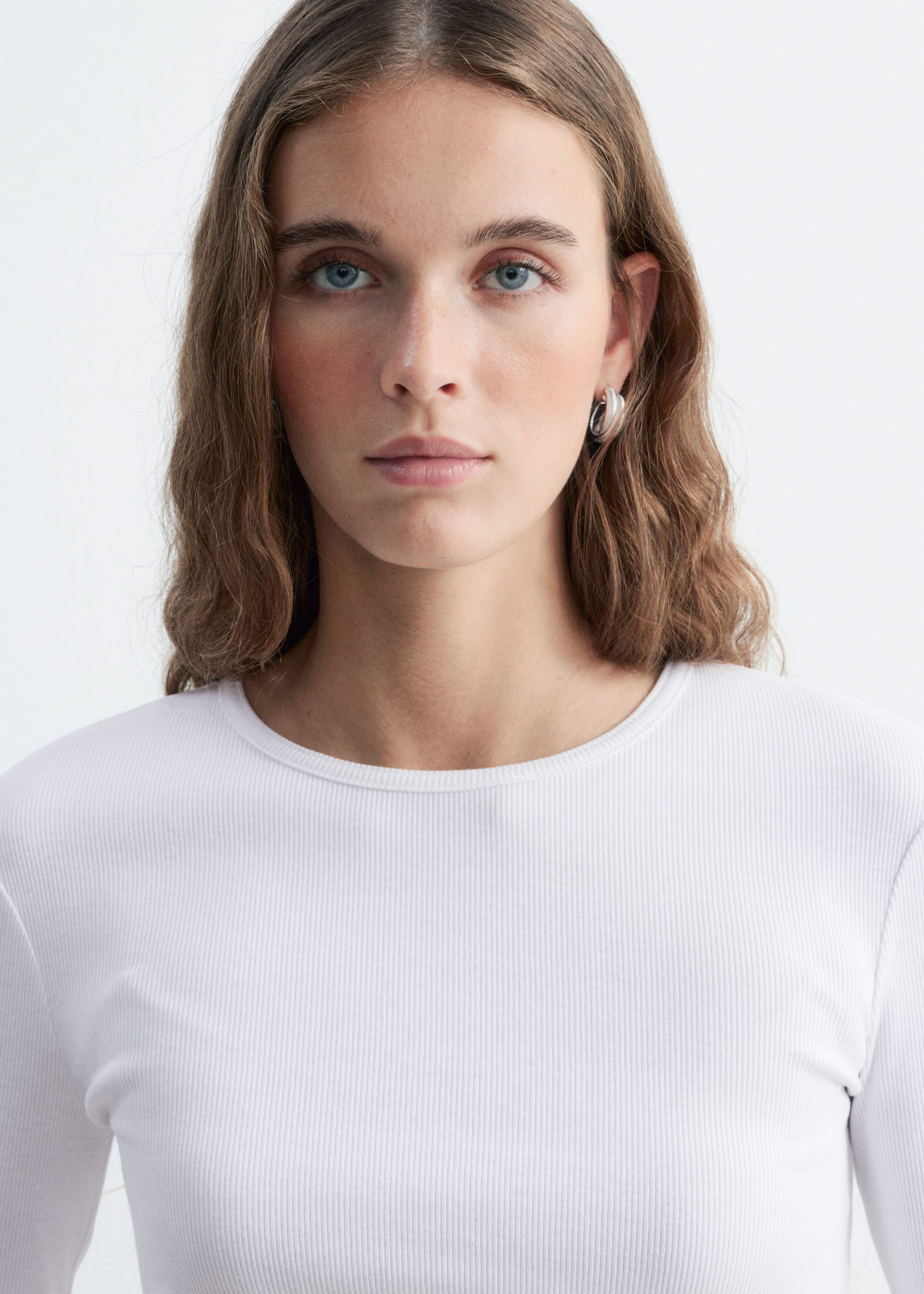 Geripptes Langarmshirt - Weiß - Lookbook