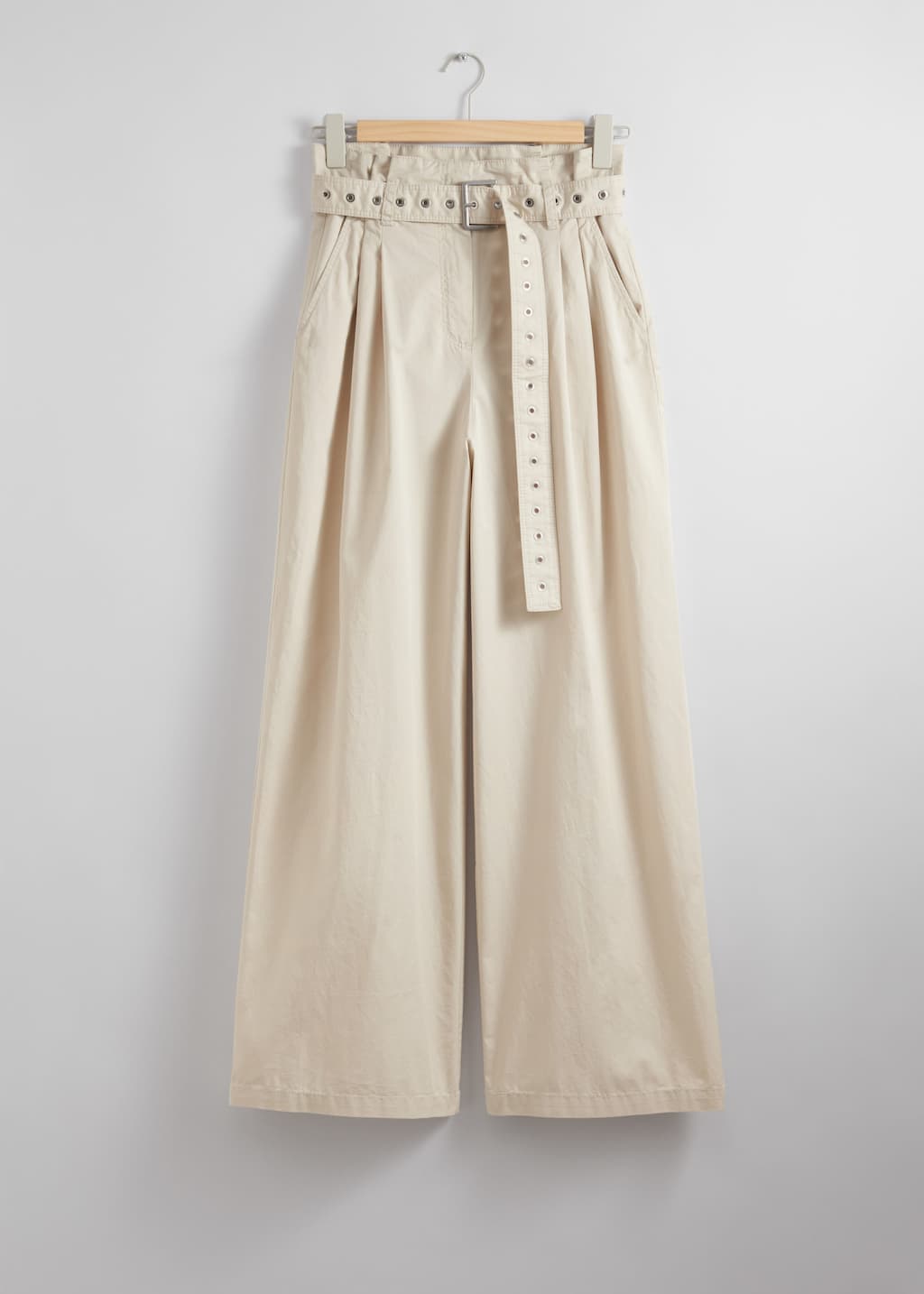 Pantalon taille haute froncée à ceinture à œillets - Noir - Still Life