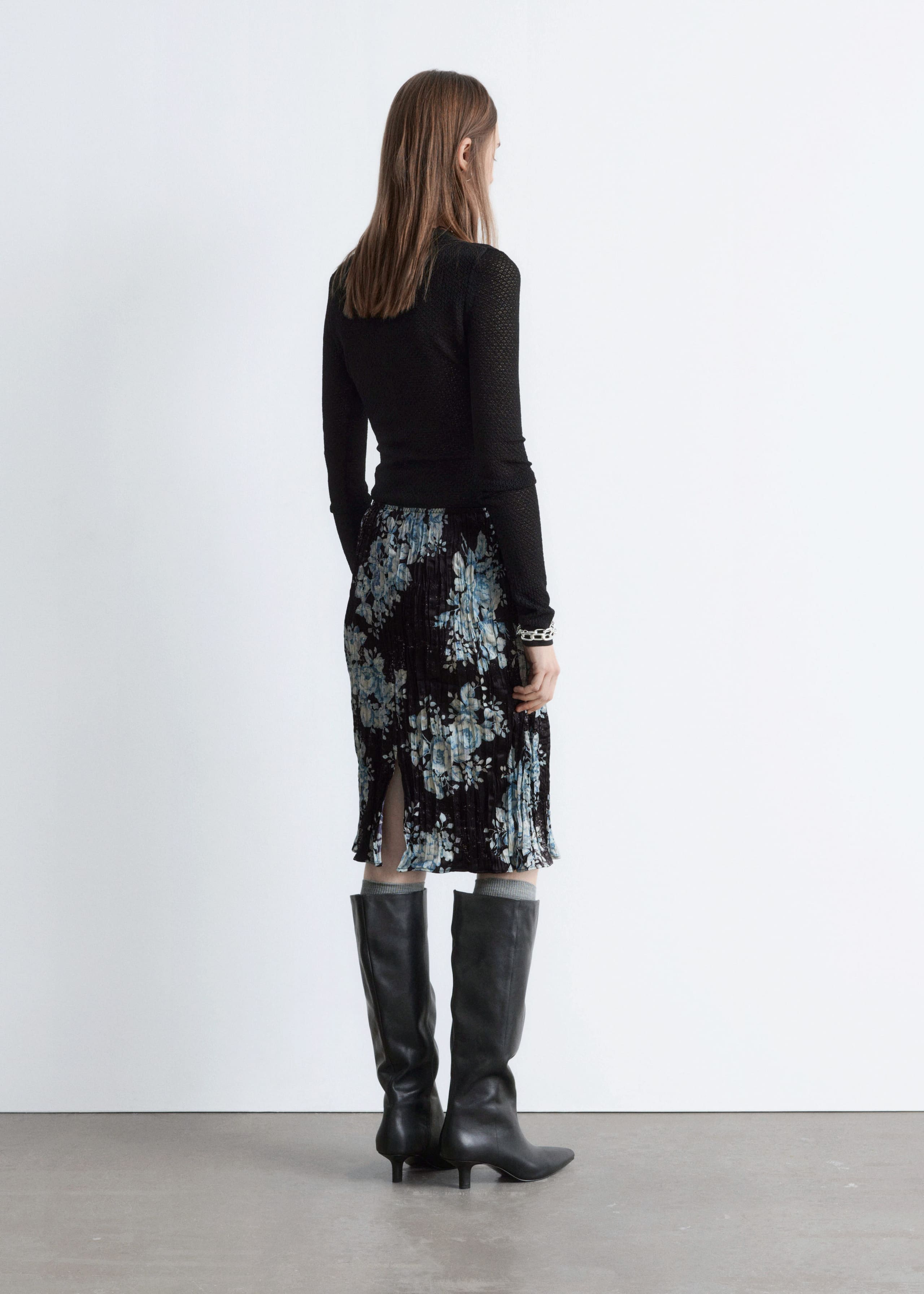 Knee-Length Crêpe Skirt - Black/Floral - Lookbook
