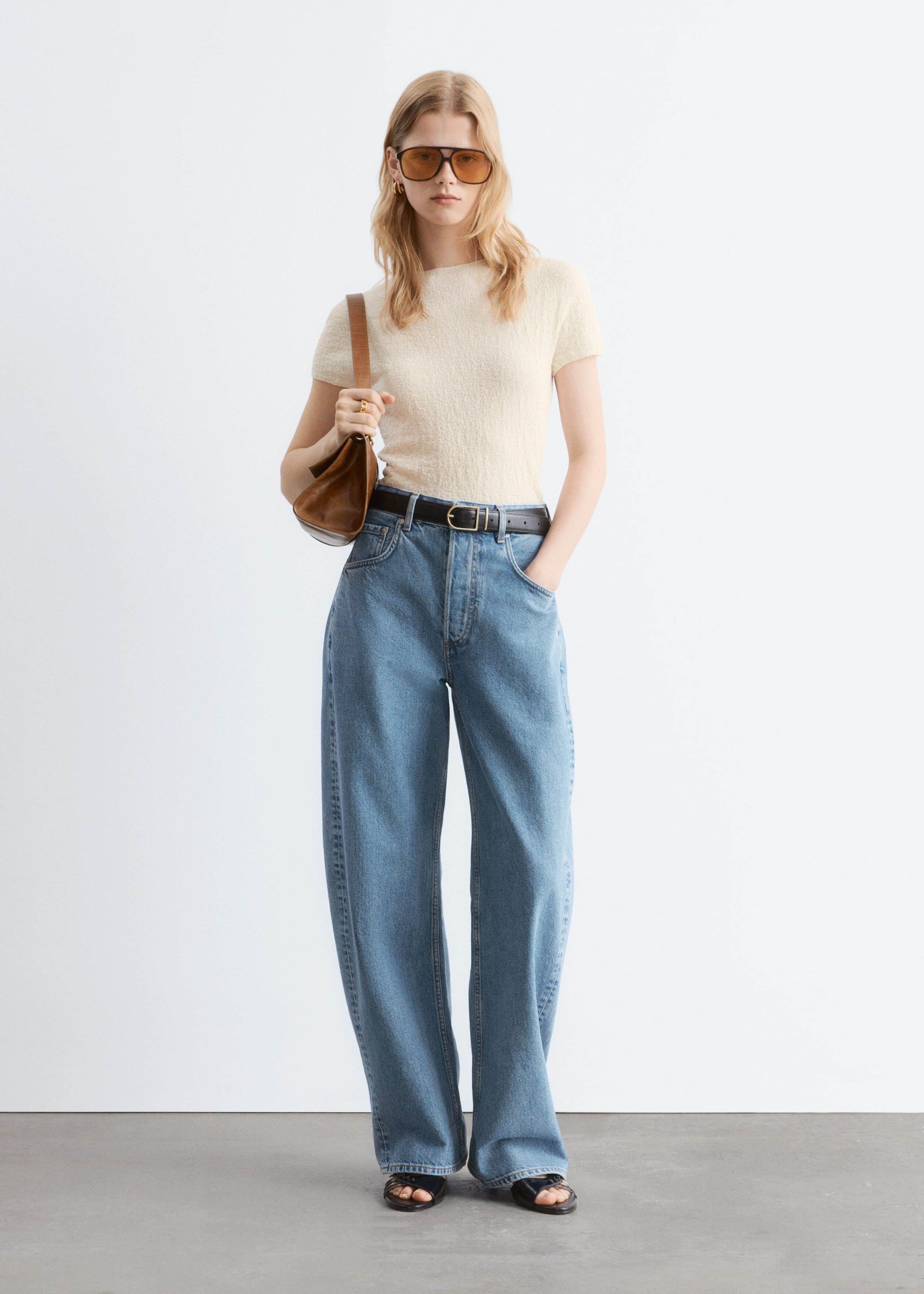 Barrel-Leg Jeans - Light Blue - Lookbook