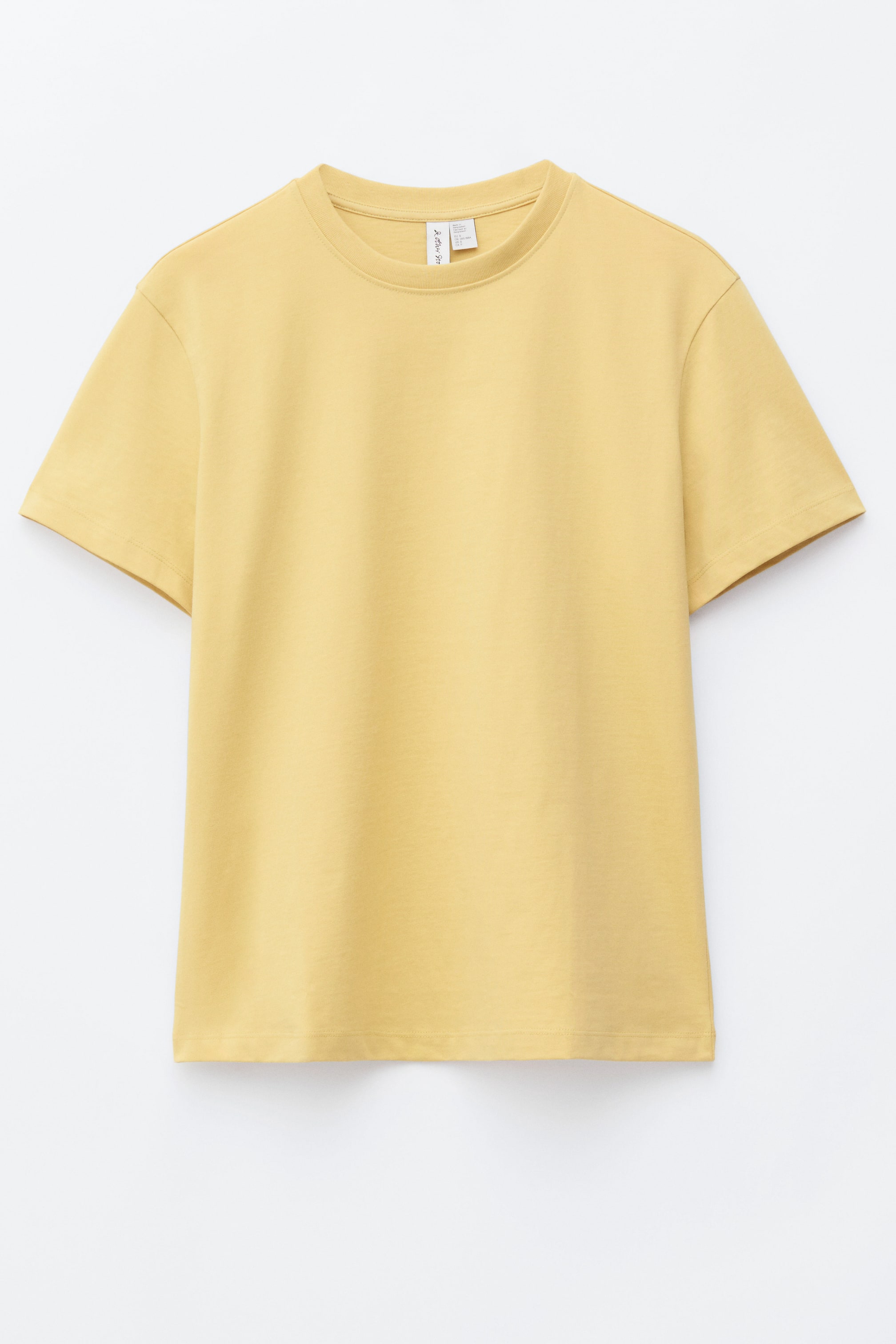 Vis større bilde: En gul t-skjorte viser sin forside, med rund hals, korte ermer og rett kant, som gir en vanlig passform.