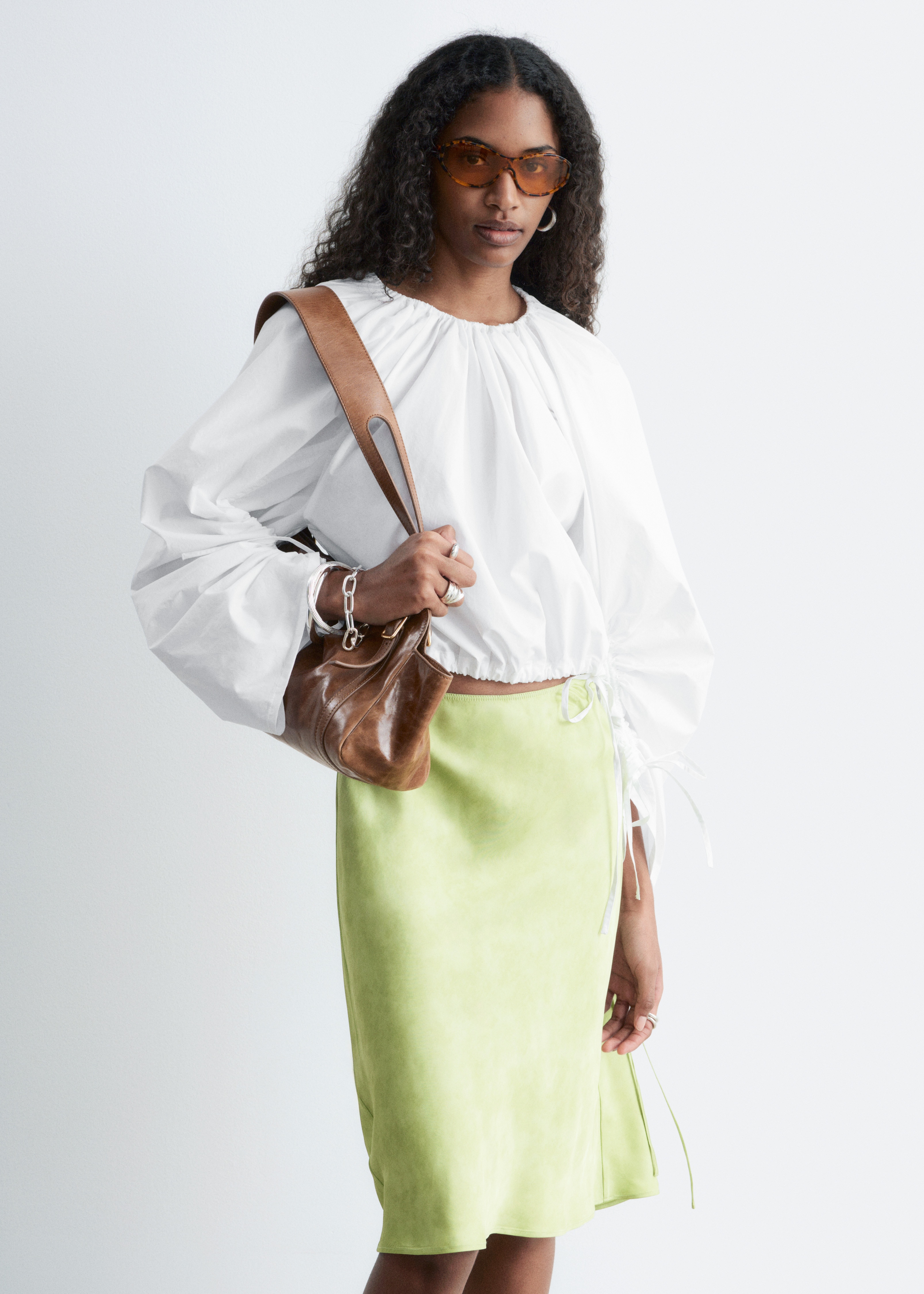 Blusa scultorea con coulisse - Bianco/Beige