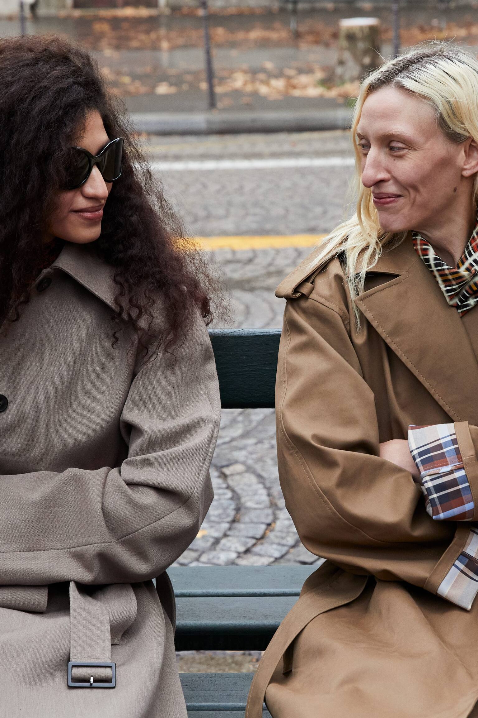 Zonnebril met oversized ovaal montuur - Zwart/Grijs/Oudroze - 3