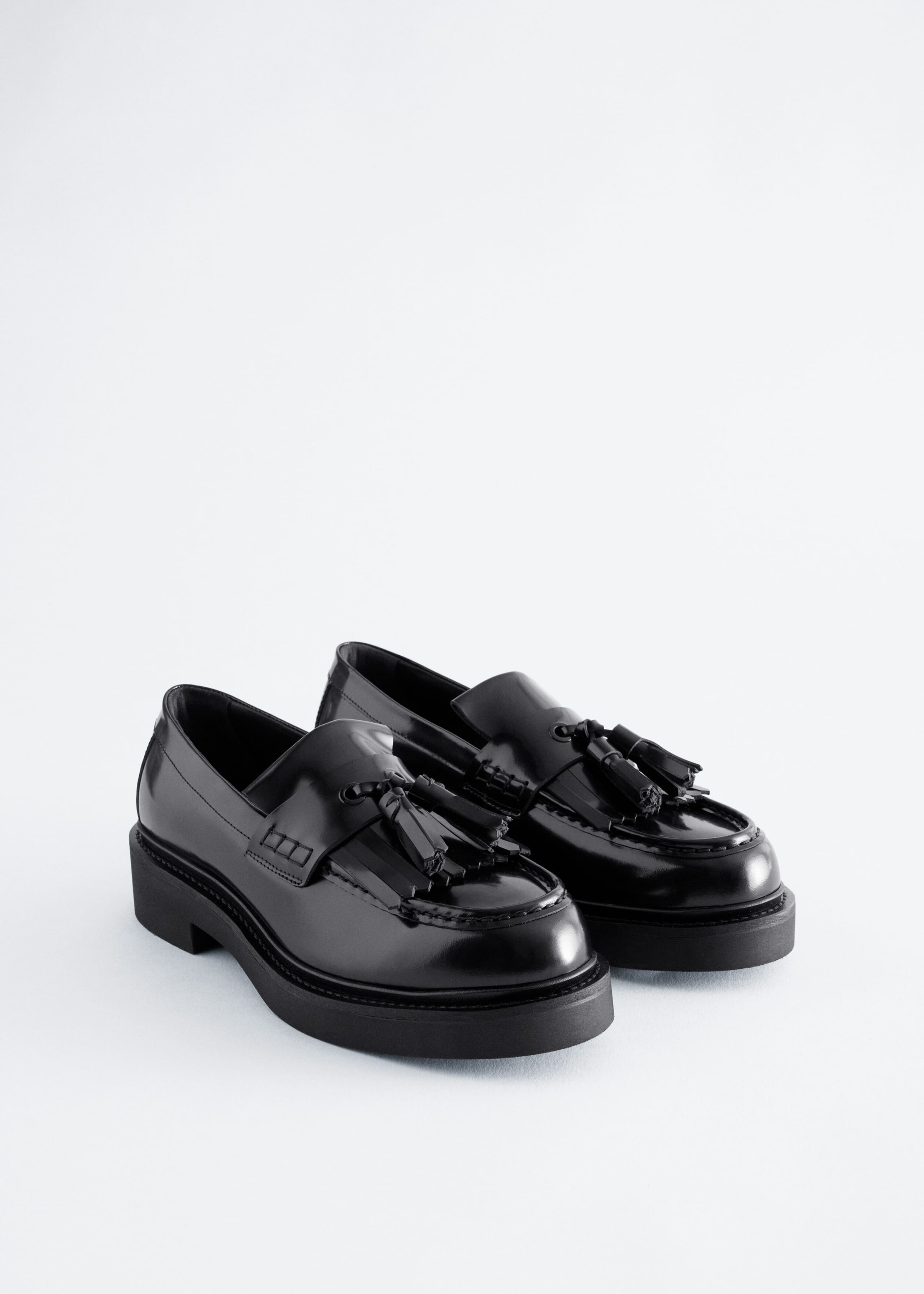 Loafer aus Leder mit Fransen - Schwarz - Stillleben
