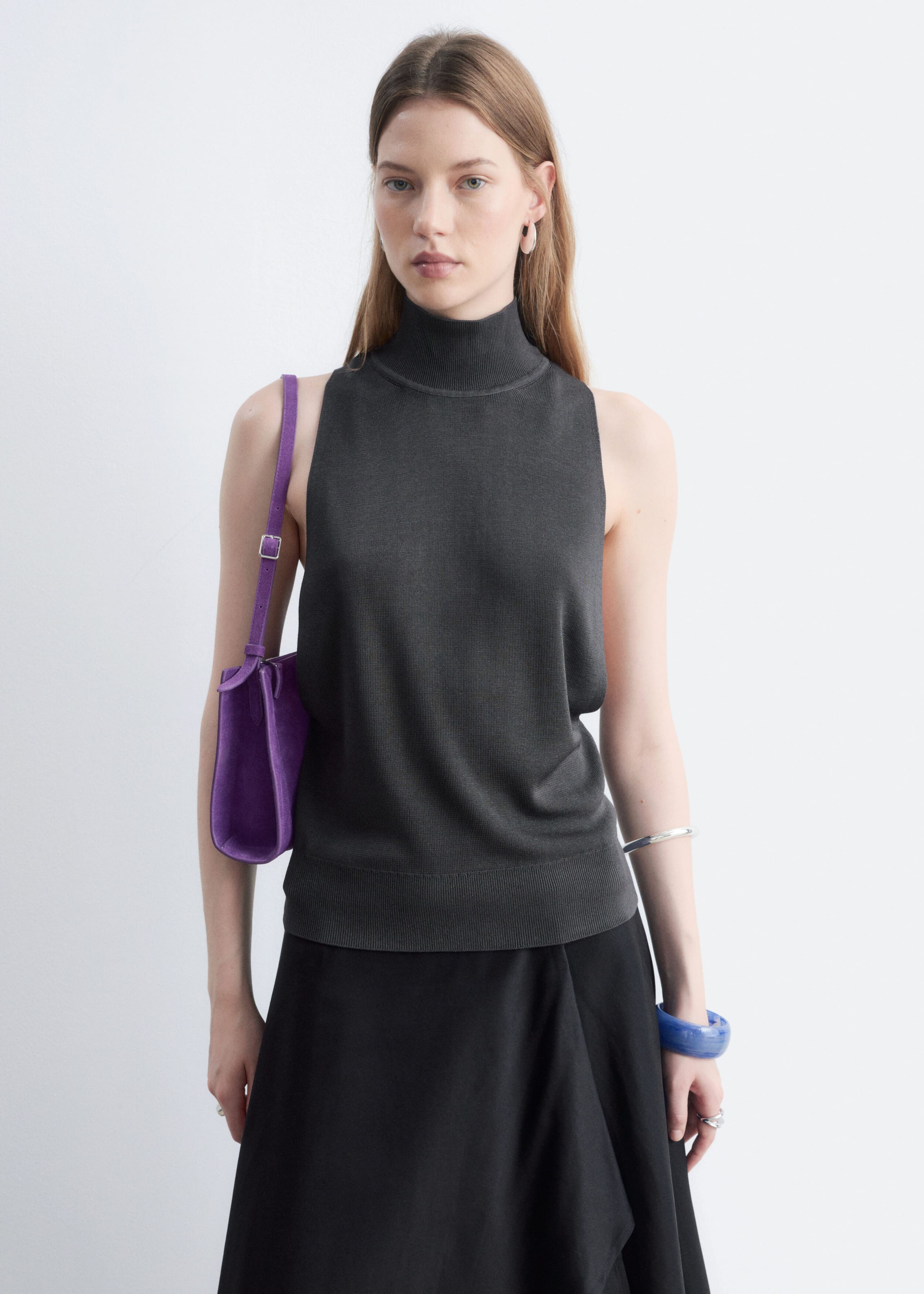 Sleeveless Turtleneck Top - Dark Grey - Lookbook