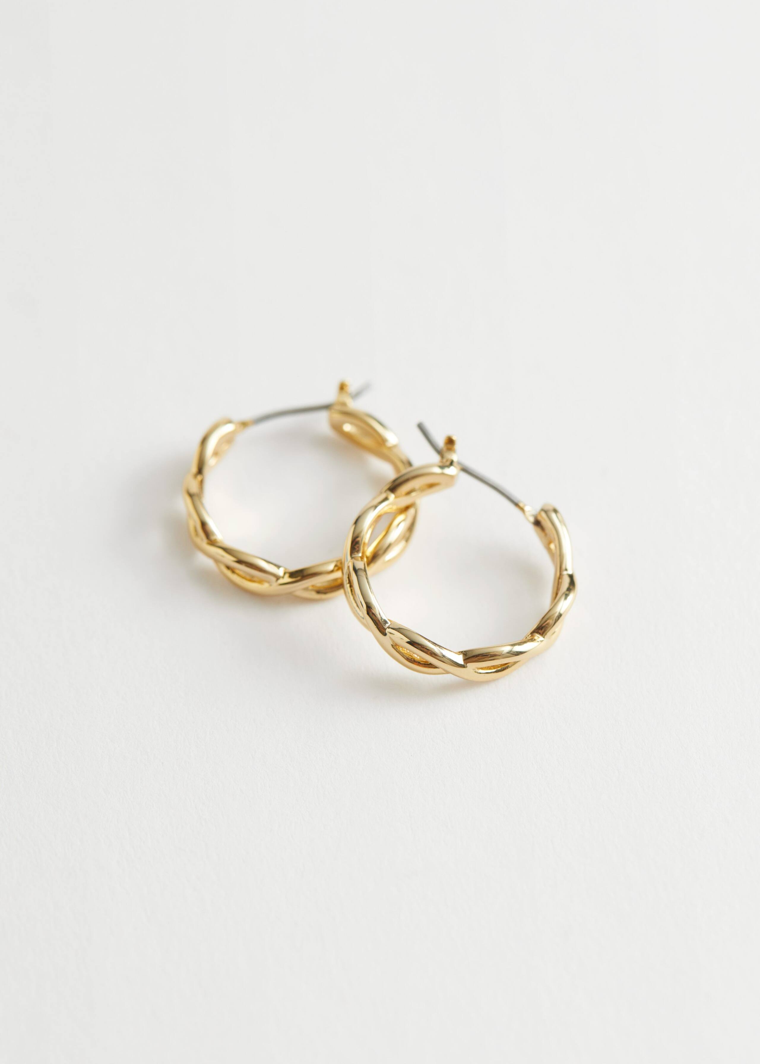 Chunky Twisted Hoop Earrings - Gold - Natura morta