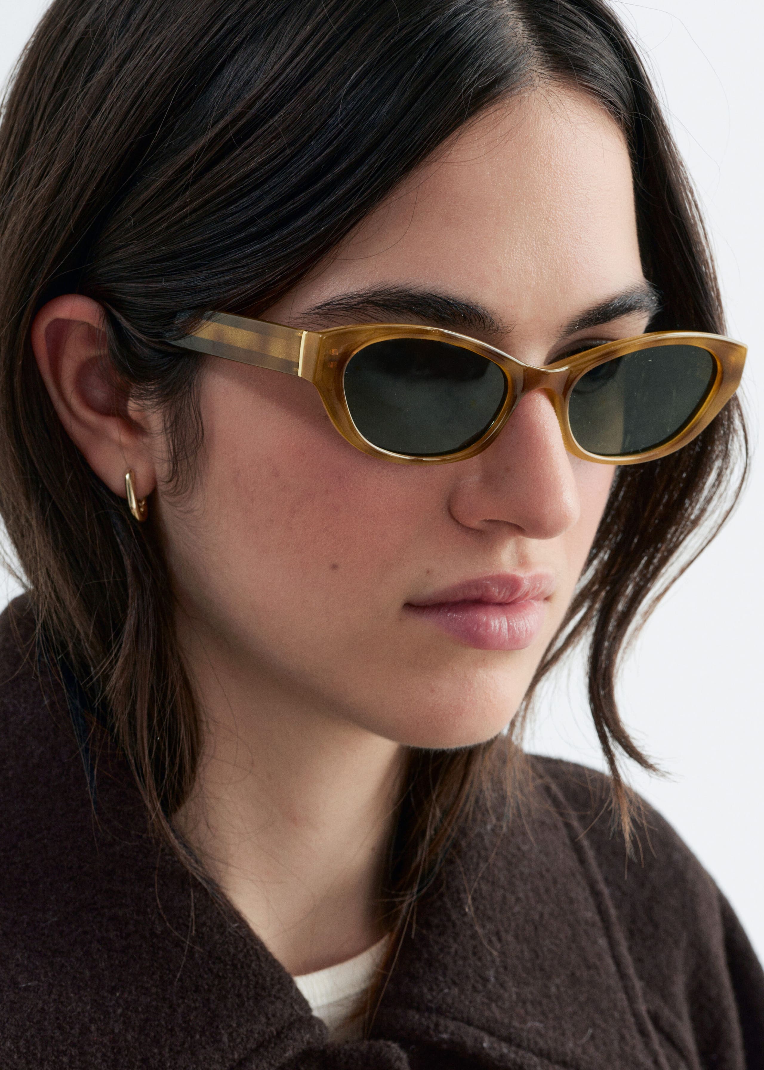 Oval Frame Sunglasses - Beige/Tortoiseshell - Lookbook