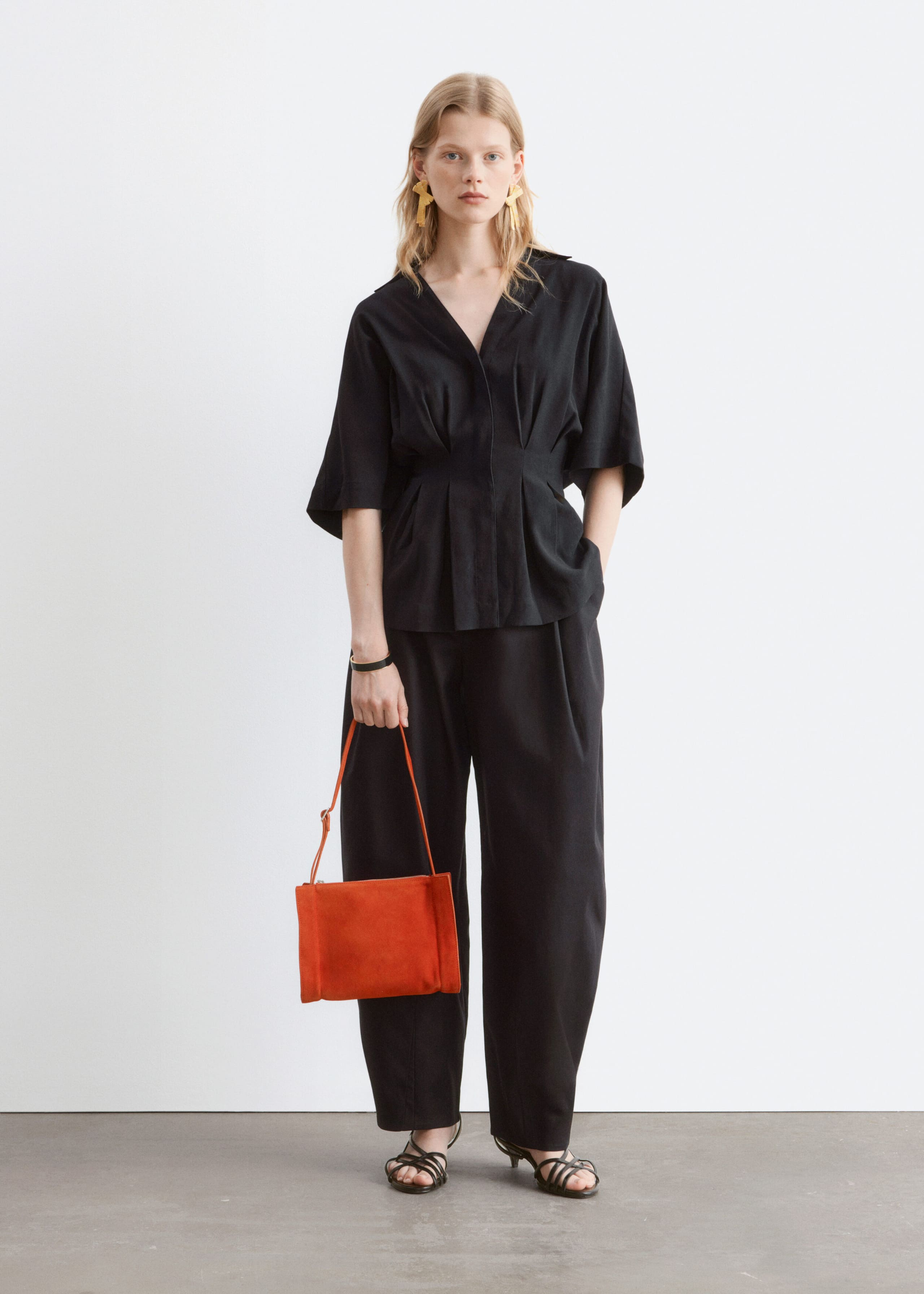 Hemd mit plissierter Taille - Schwarz - Lookbook