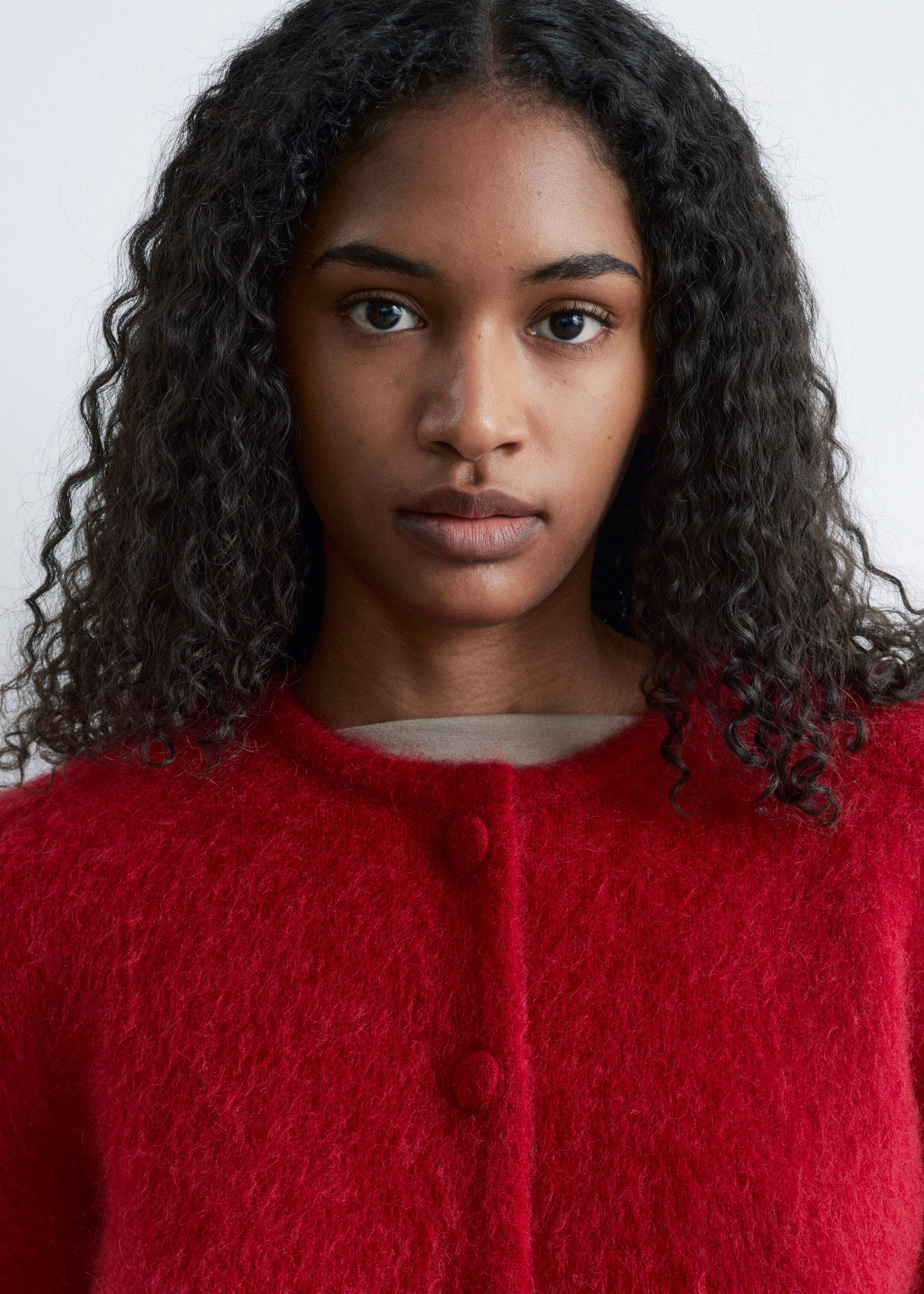 Visa större bild: Cardigan i borstad mohairblandning - Röd - DAM | H&M FI 2