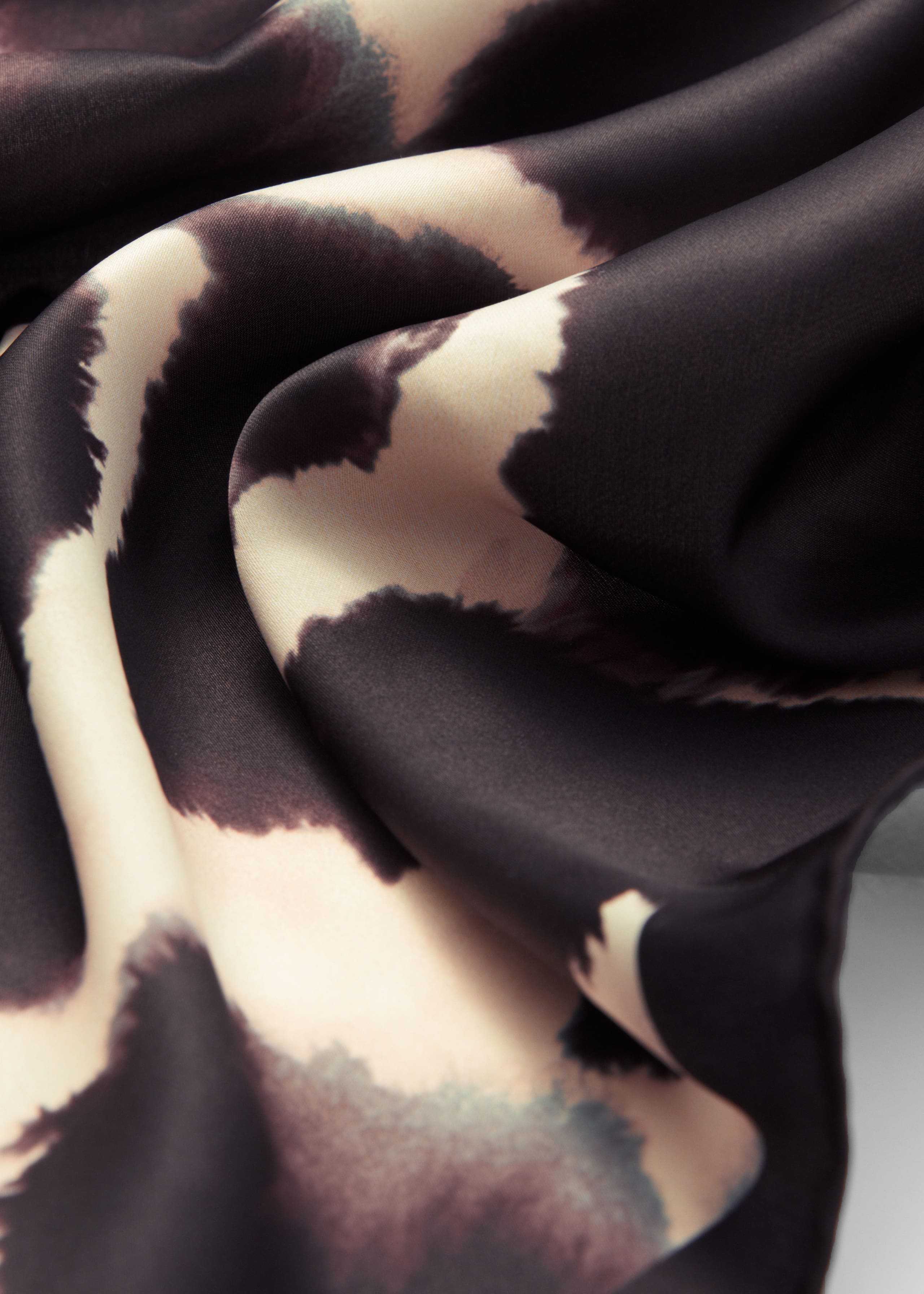 Cow-Print Square Scarf - {{variantName}} - Descriptive Detail