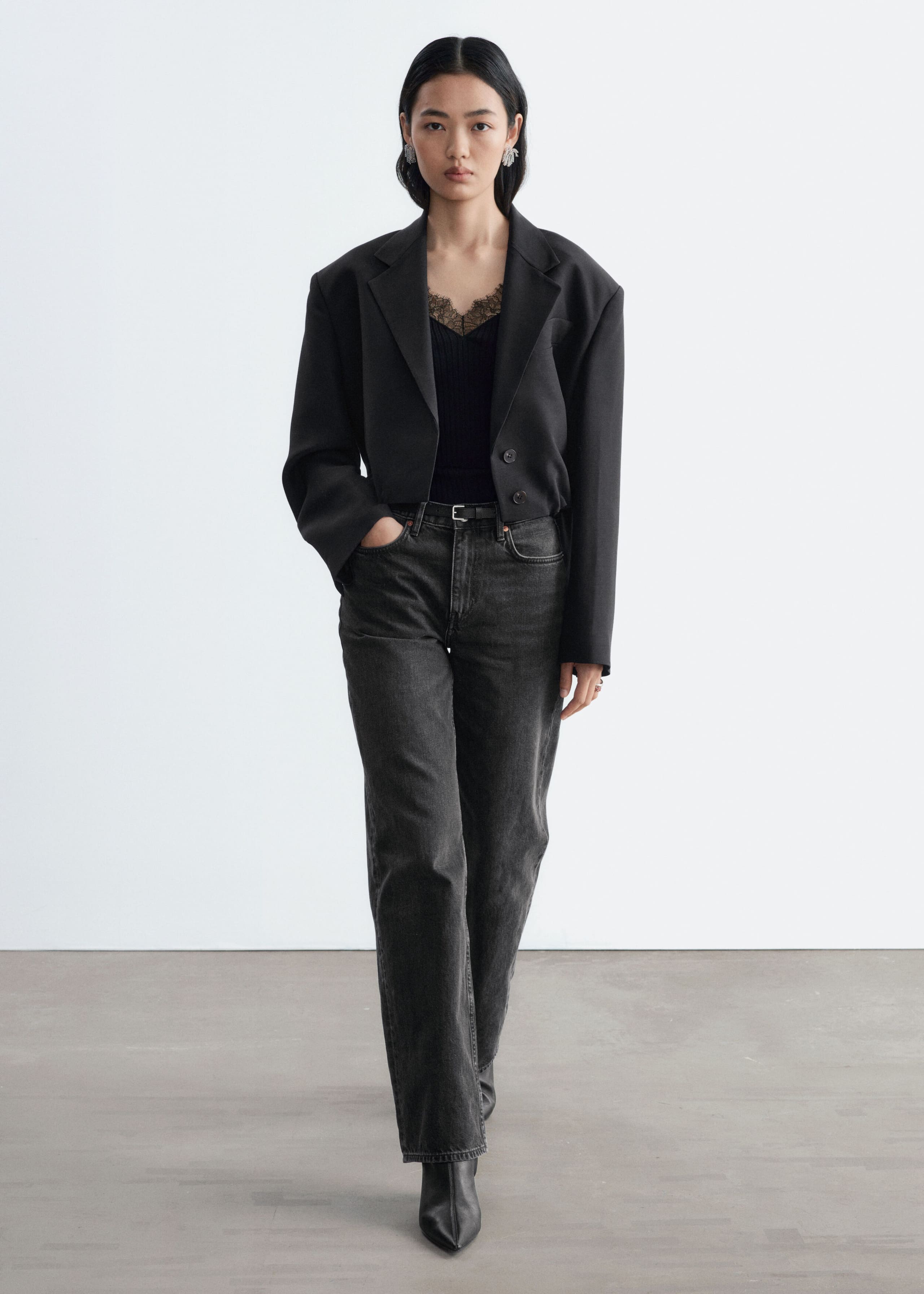 Lace-Trim Tank Top - Black - Lookbook