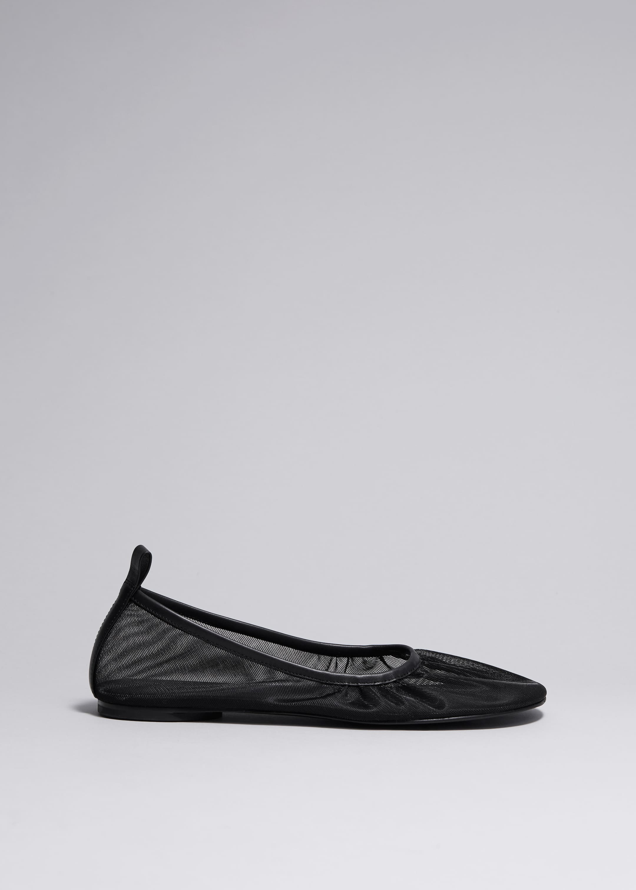 Zobacz większy obraz: Baleriny z siateczki wykończone skórą - Czarny - ONA | H&M PL 1