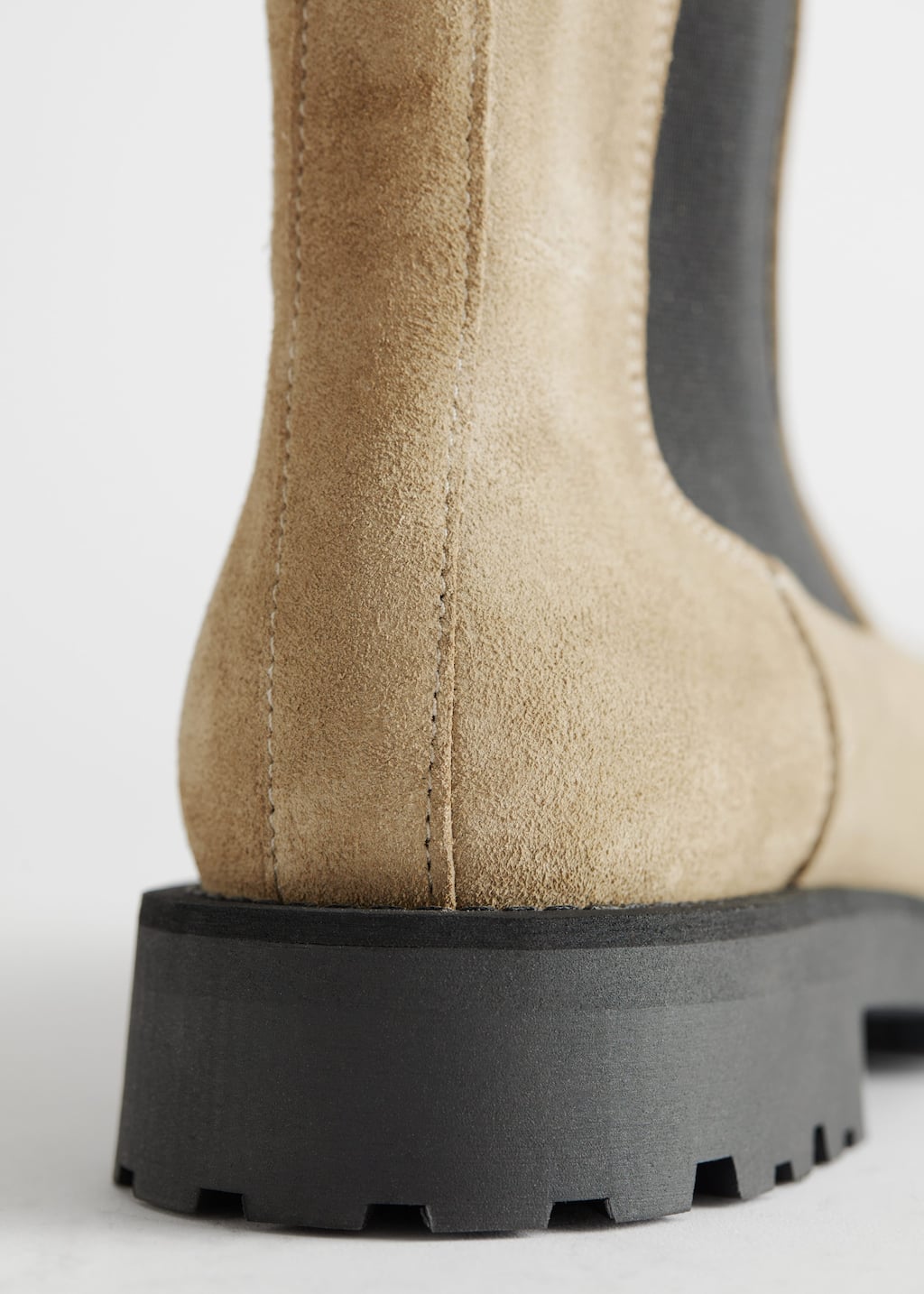 Chunky Sole Leather Chelsea Boots - {{variantName}} - Detalle descriptivo