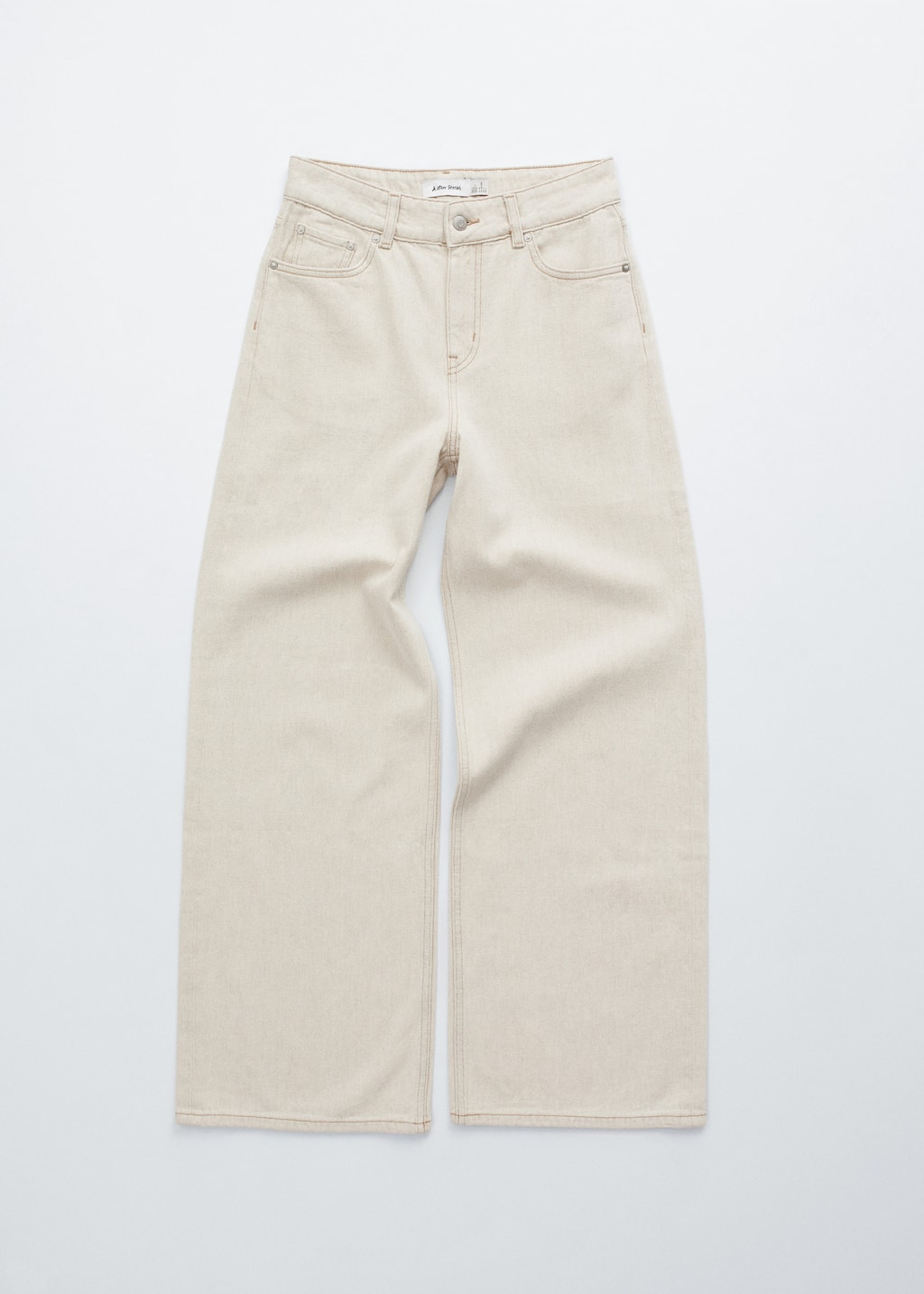 Locker geschnittene Jeans mit weitem Bein