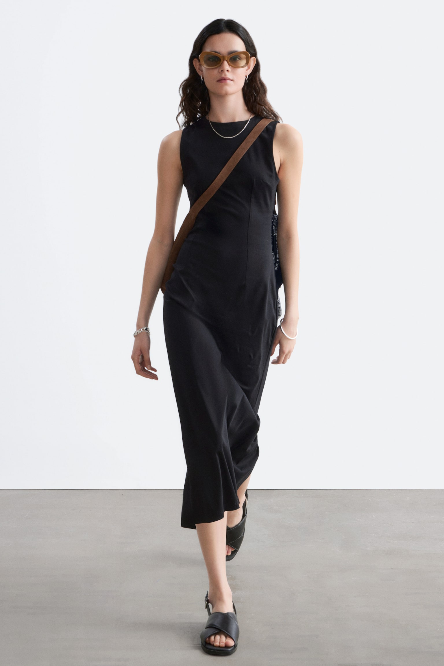 Körpernahes Midikleid aus Baumwolljersey - Schwarz/Graubraun - 1