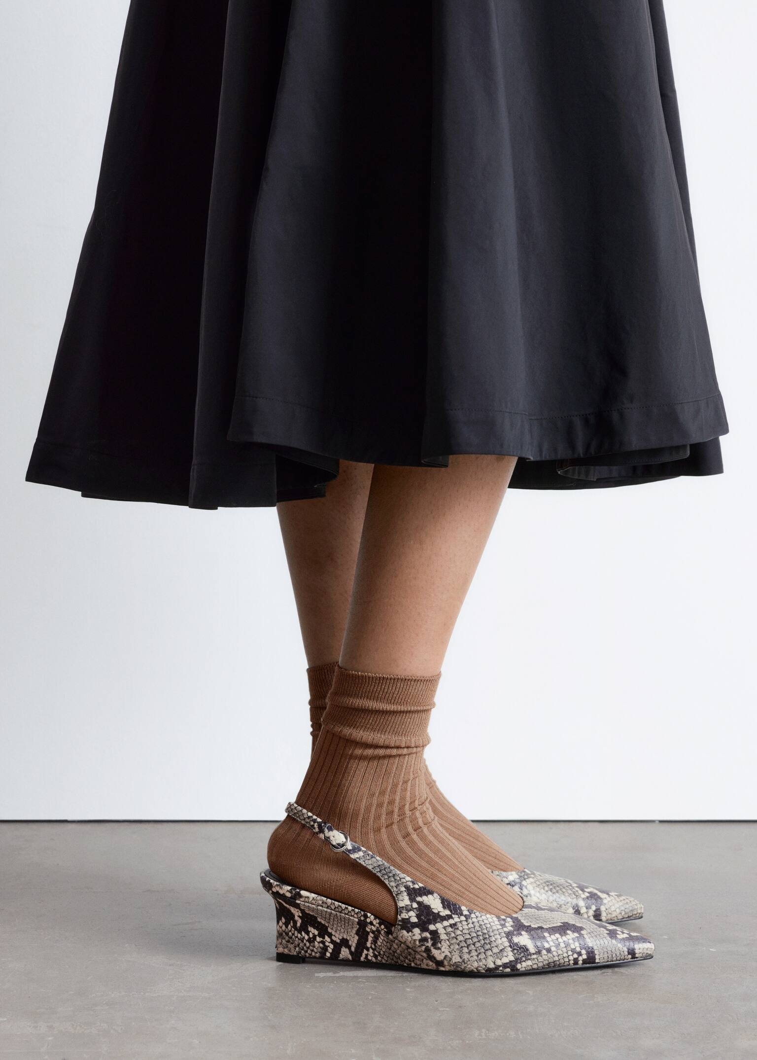 Zapatos de tacón de cuña de piel con tira trasera - Serpiente gris/Negro - 7