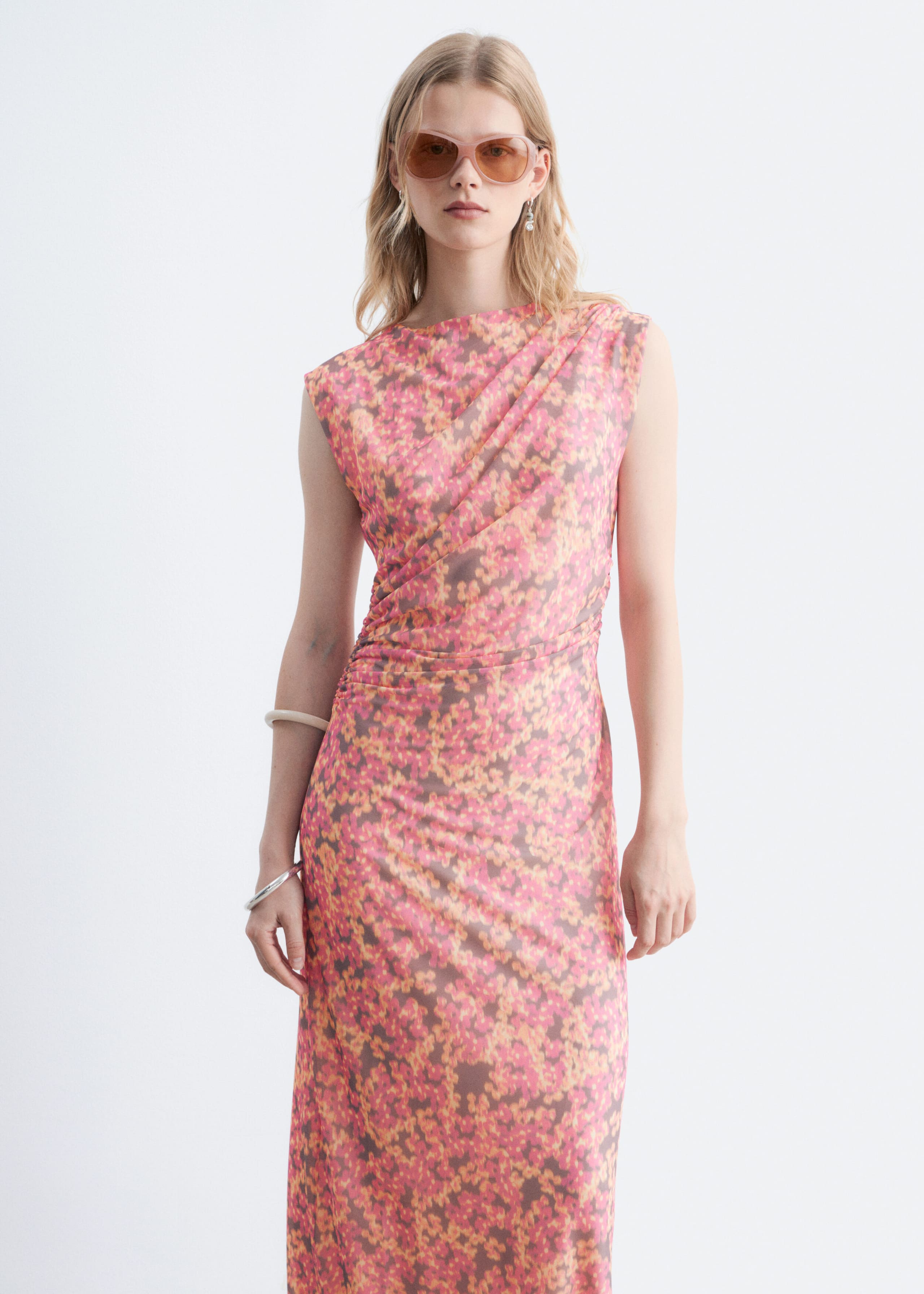 Ärmelloses, drapiertes Kleid - Dunkelbraun - Lookbook