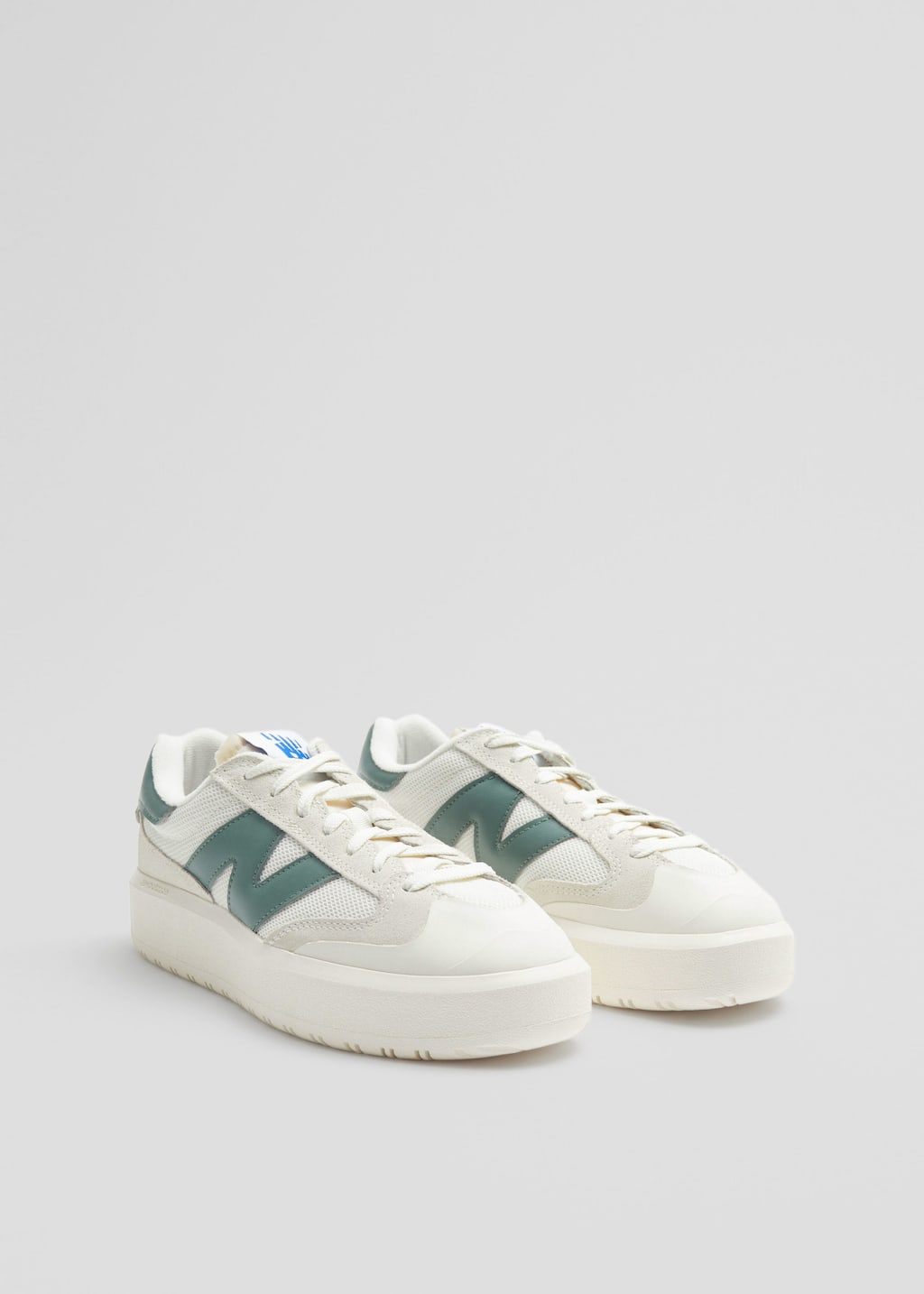 Sneakersy New Balance CT302 – Biały/Czerwony – Martwa natura