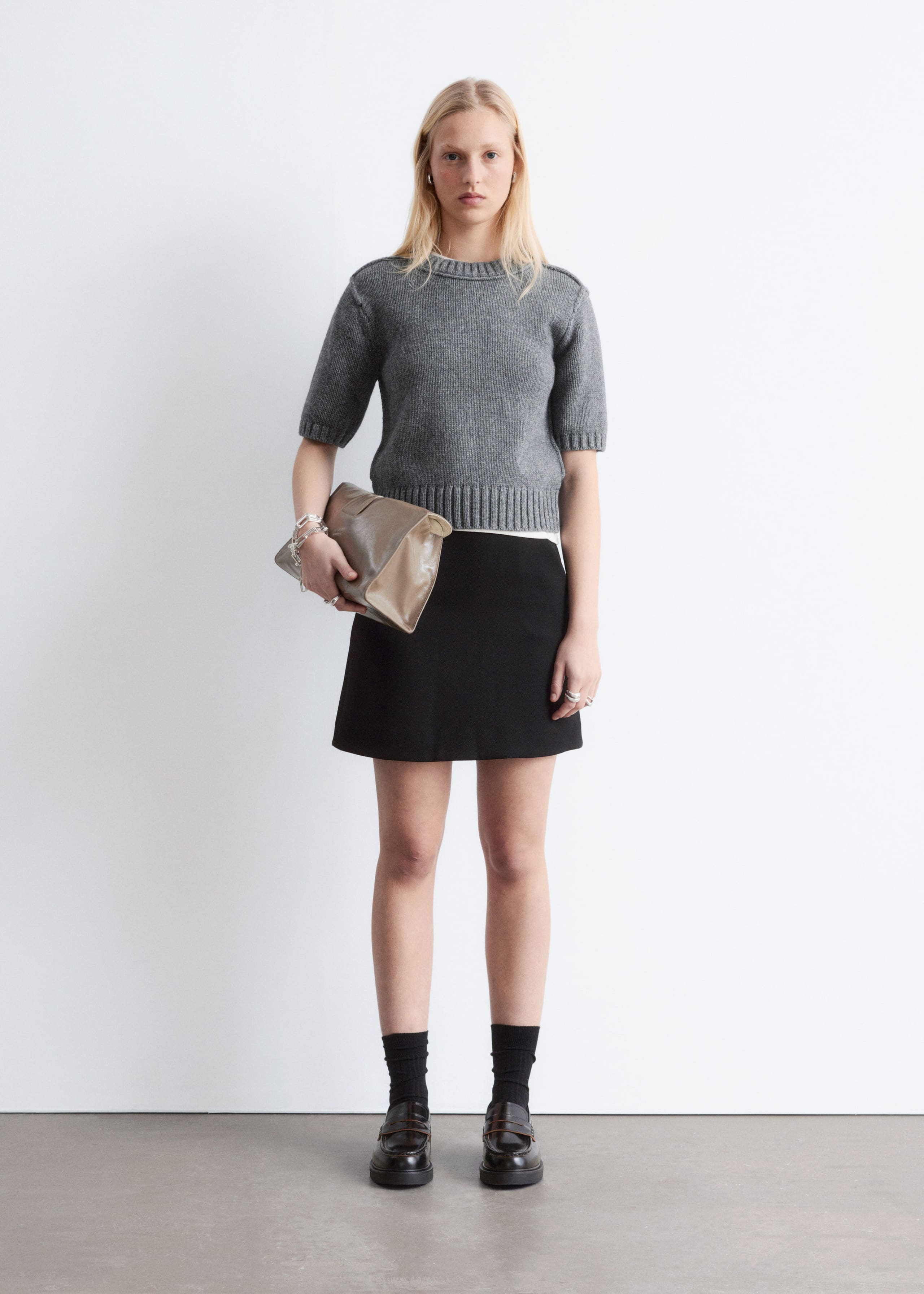 A-linjeskuren kjol – Svart – lookbook