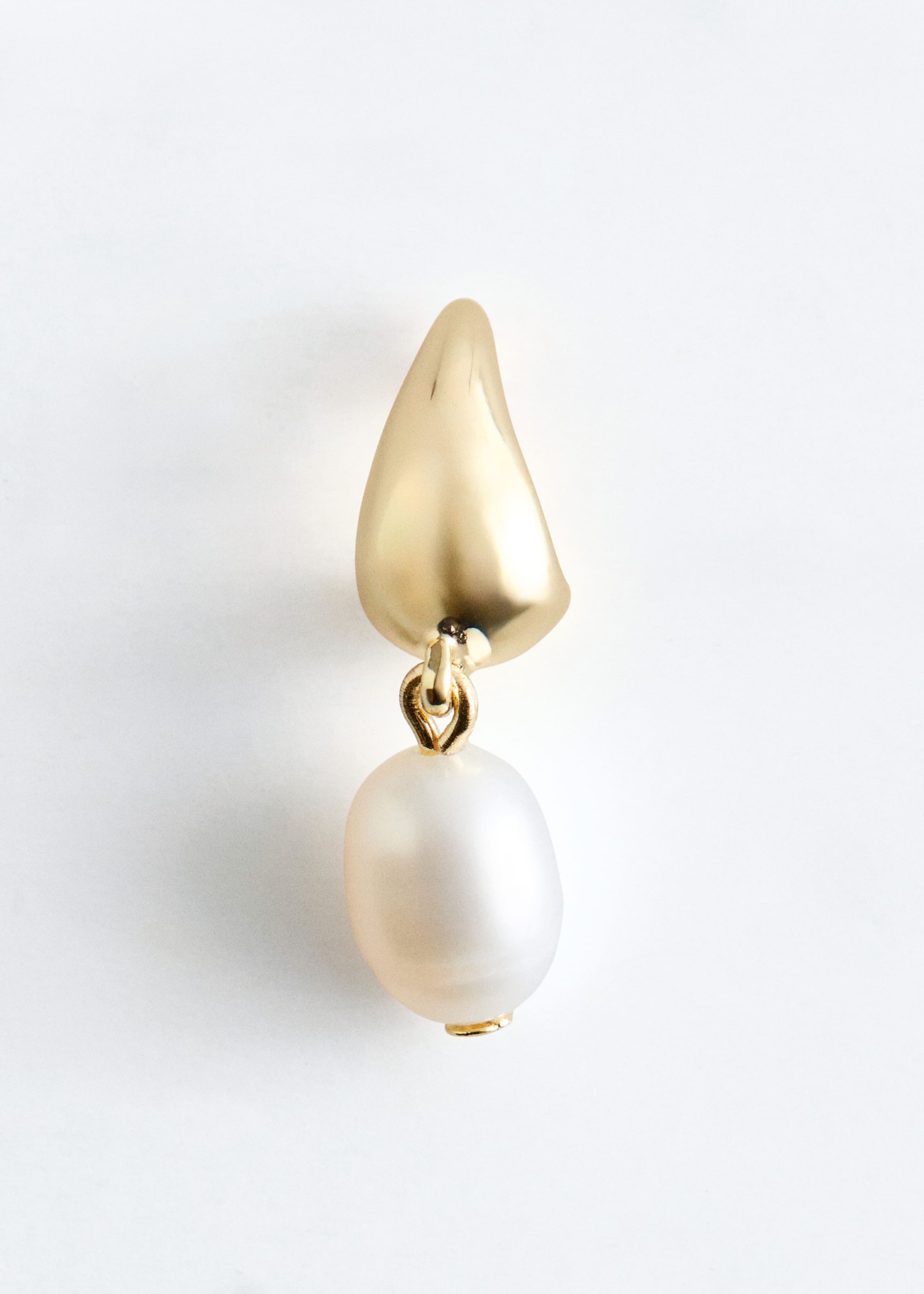 Pendant Dome Earrings - {{variantName}} - Descriptive Detail