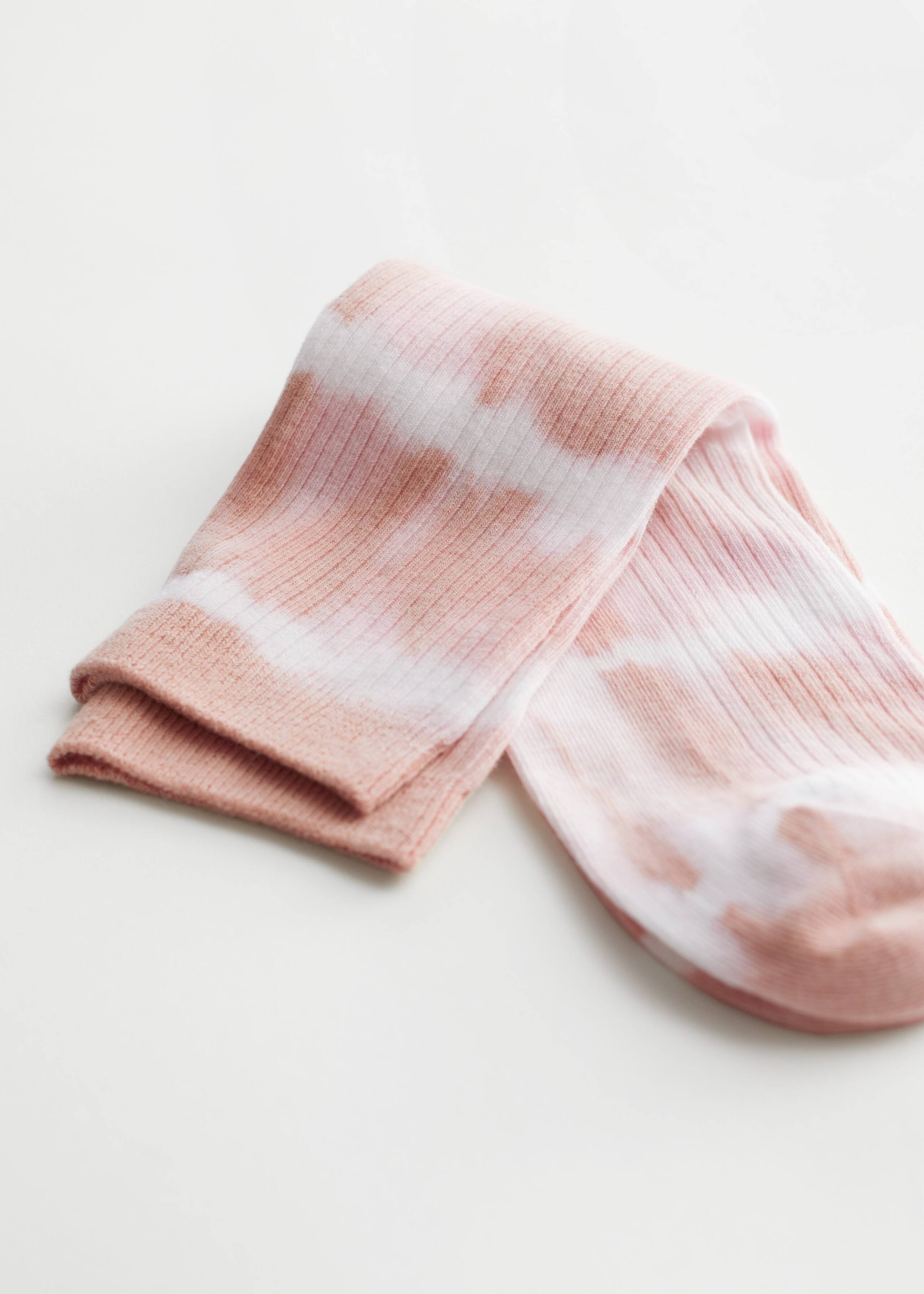 Calcetines de canalé en degradado - {{variantName}} - Detalle descriptivo