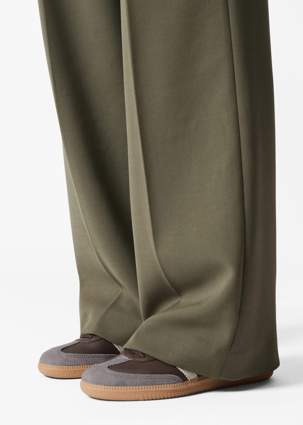 Pantalon large à plis marqués - Couleur crème - Lookbook