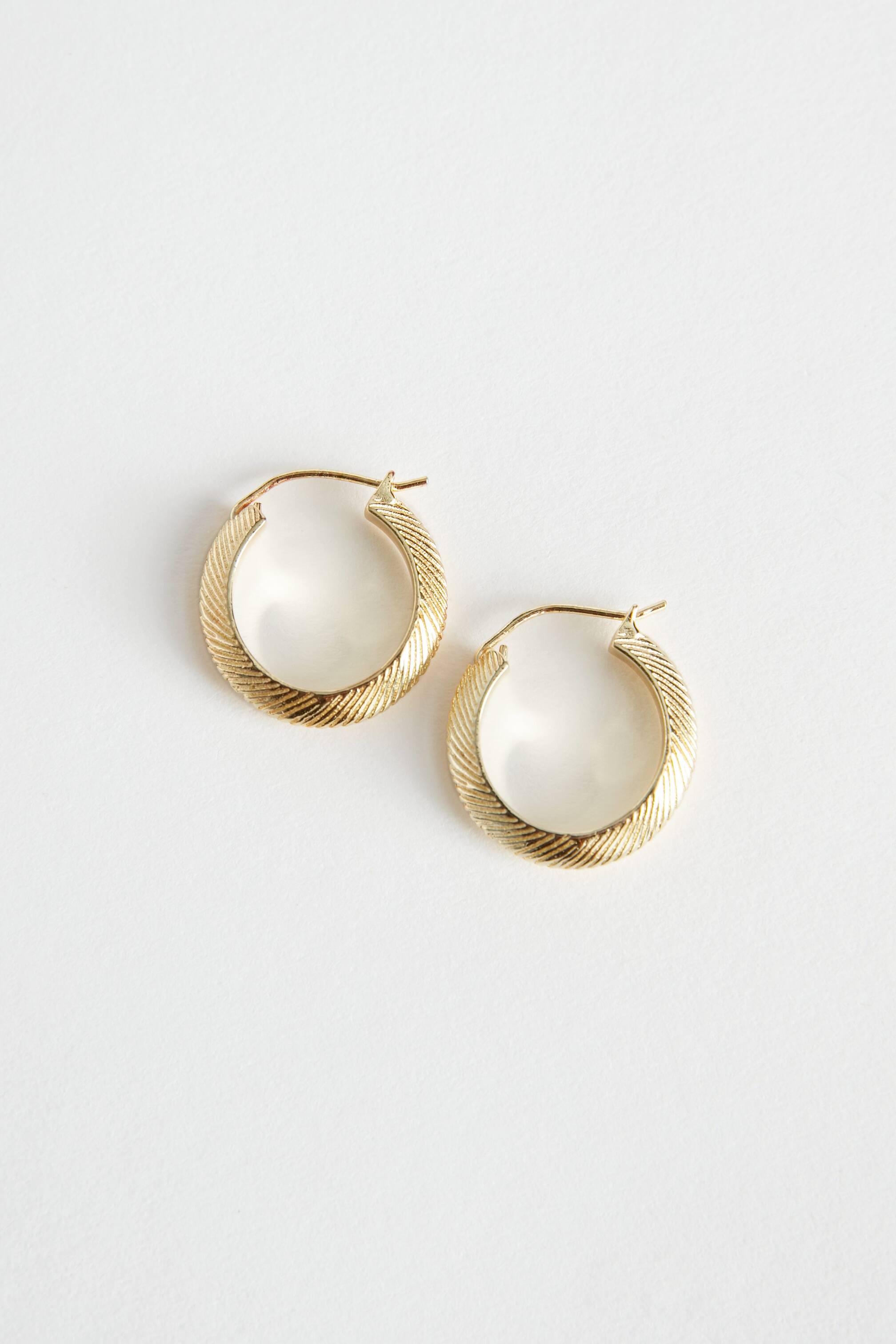 Agrandir l'image: Mini créoles rainurées - Or - FEMME | H&M CH 1