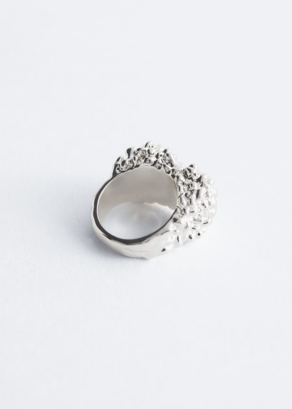 Image of Ring med platt ovansida och texturerad yta
