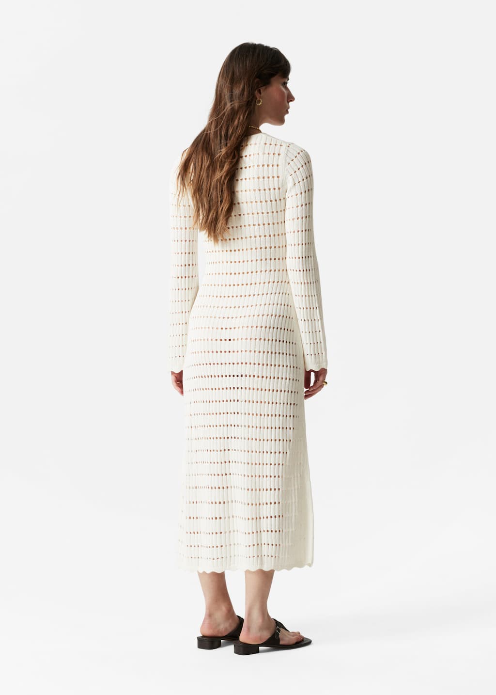 Dzianinowa sukienka midi z falistymi brzegami – Biały – Lookbook