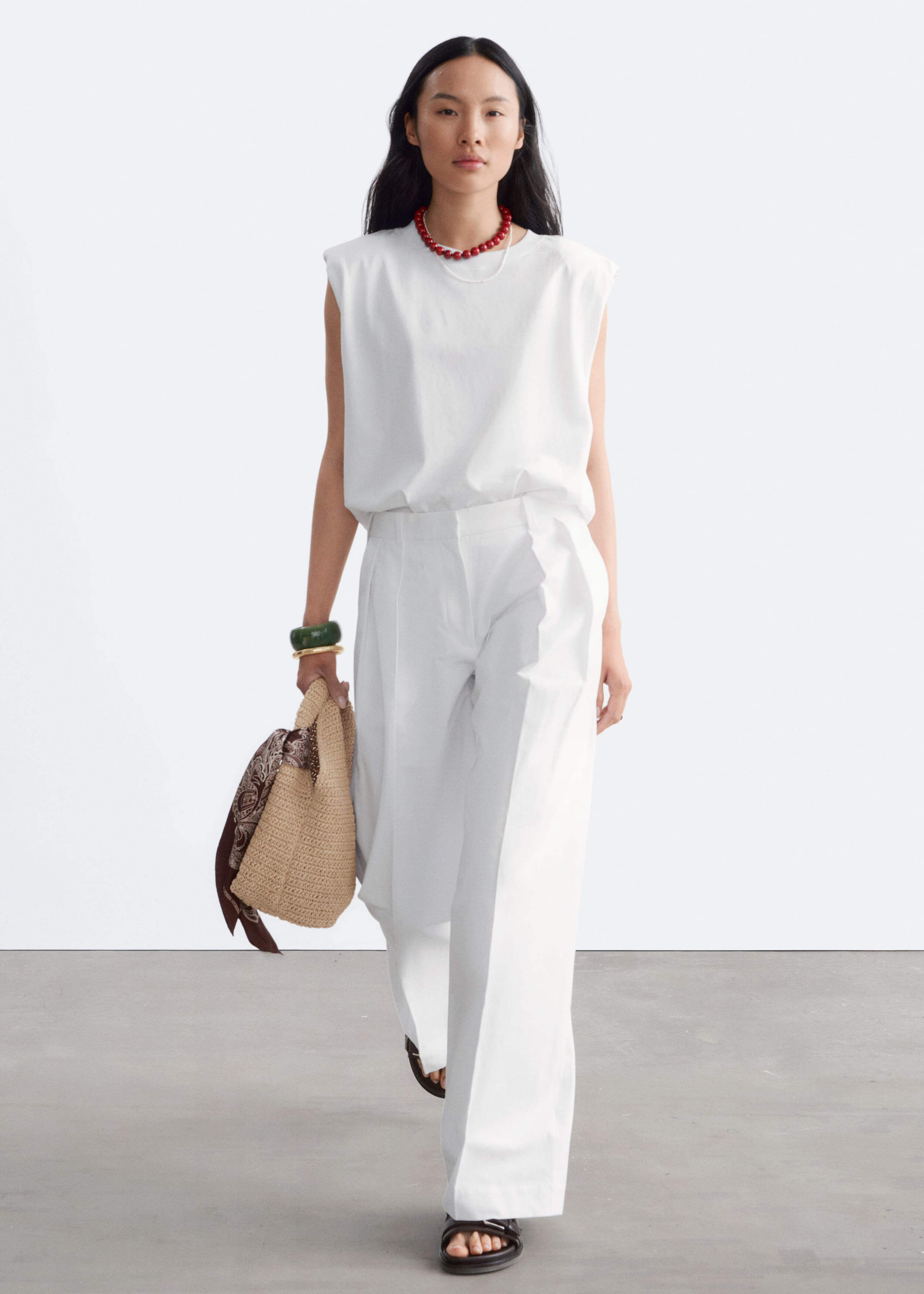 Sleeveless Top - White - Lookbook