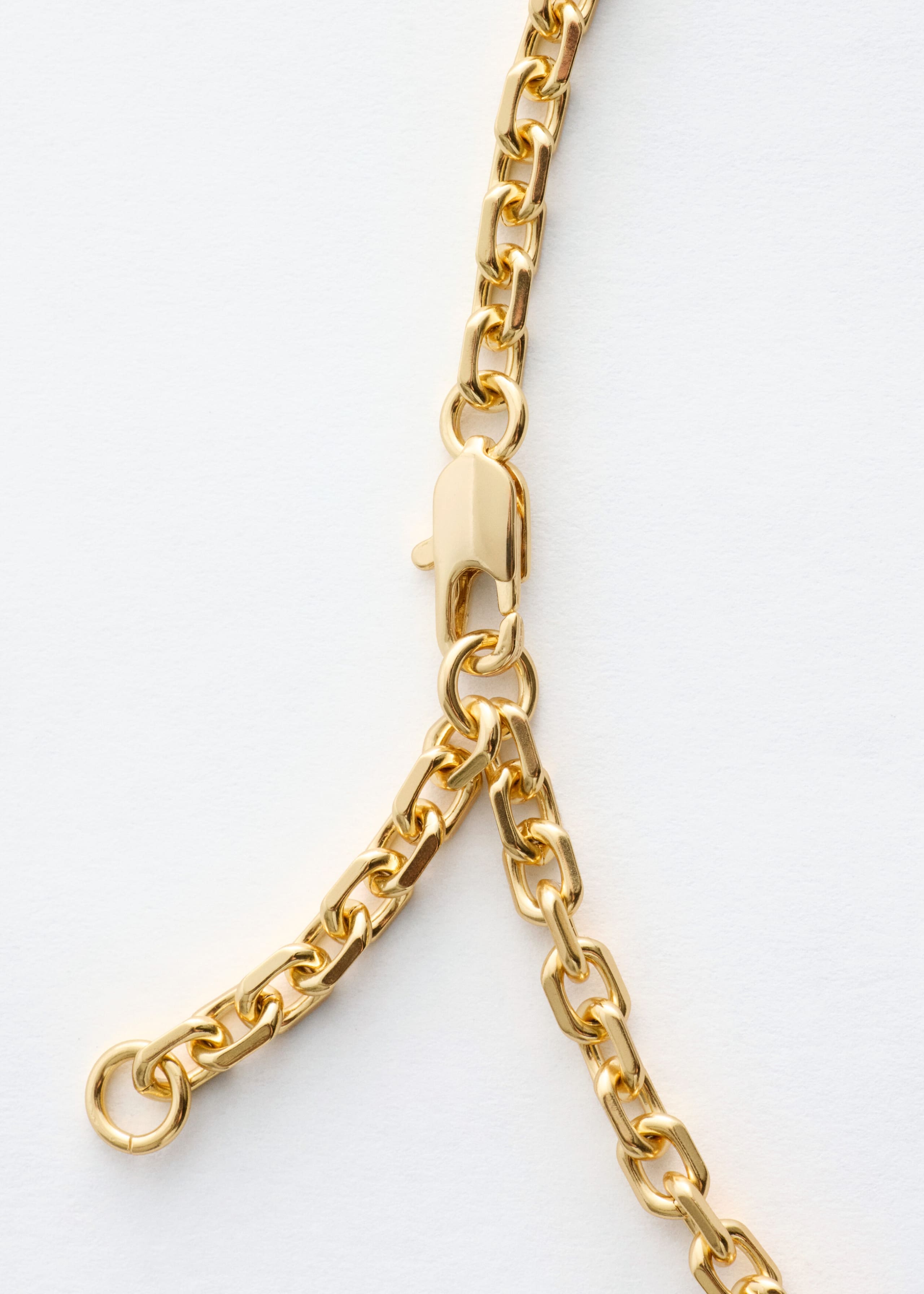 Twist-Detail Chain Necklace - {{variantName}} - Descriptive Detail