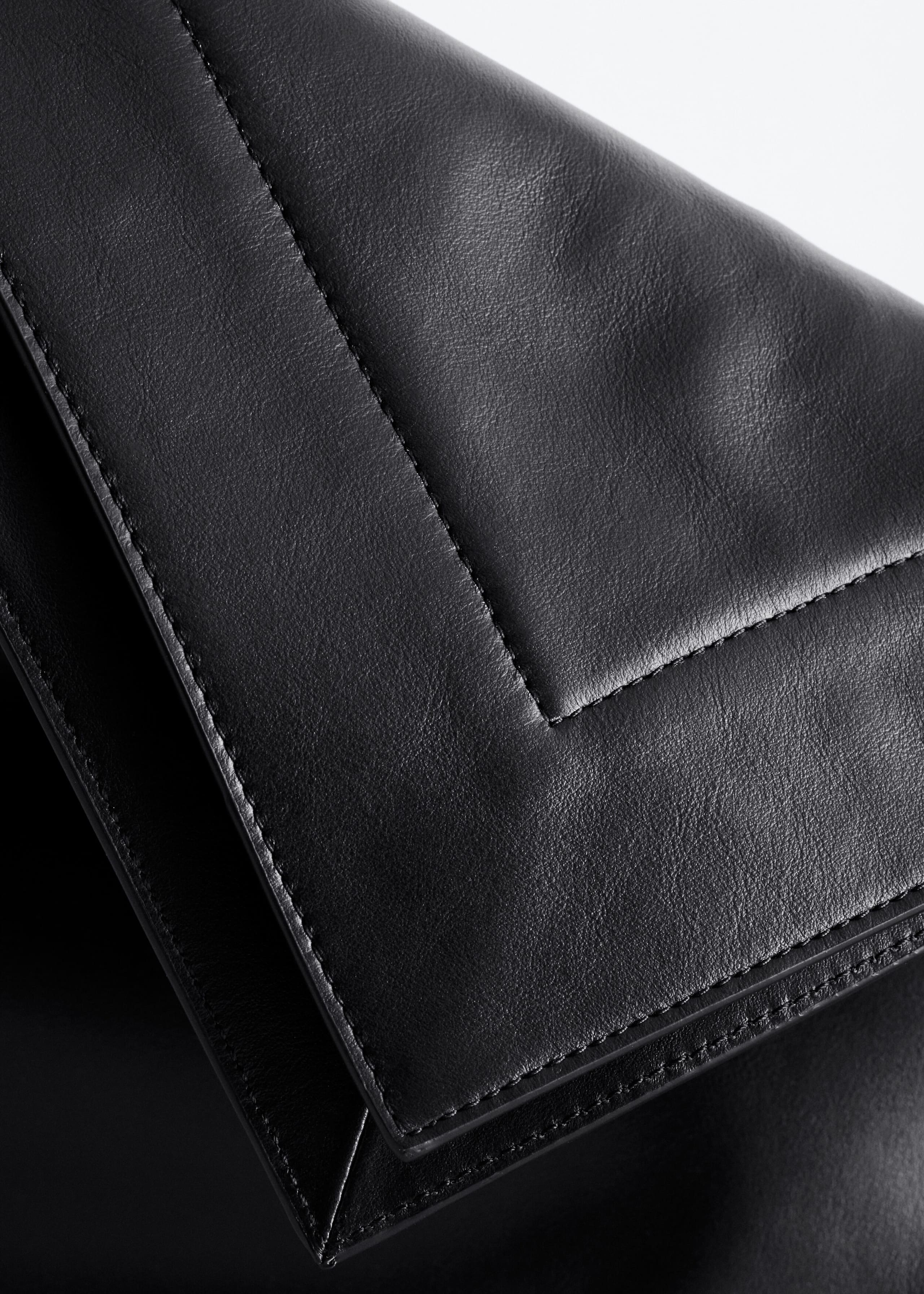 Slouchy Grain Leather Bag - {{variantName}} - Descriptive Detail