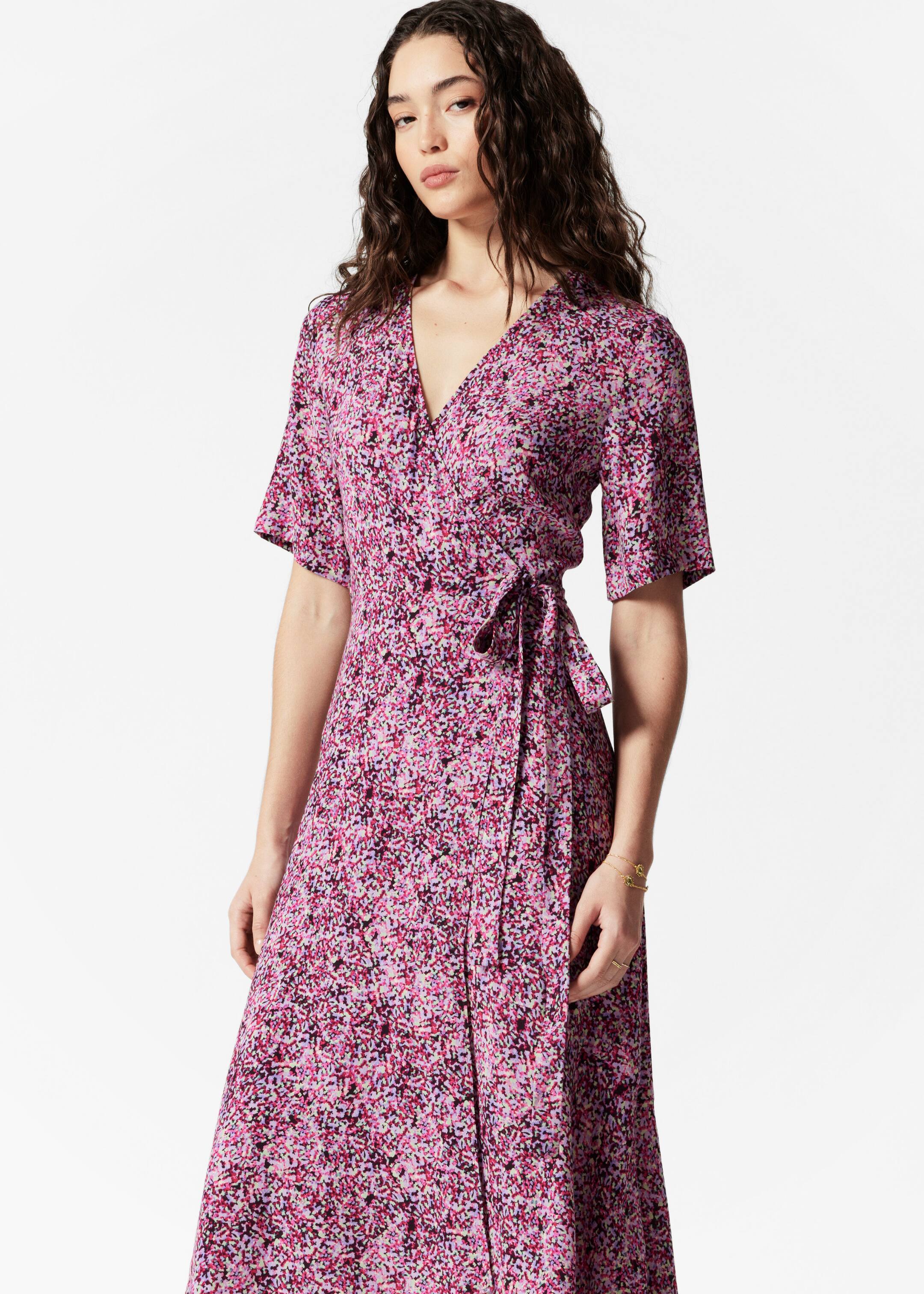 Visa större bild: Midiklänning med omlott - Rosa mönster - DAM | H&M SE 3