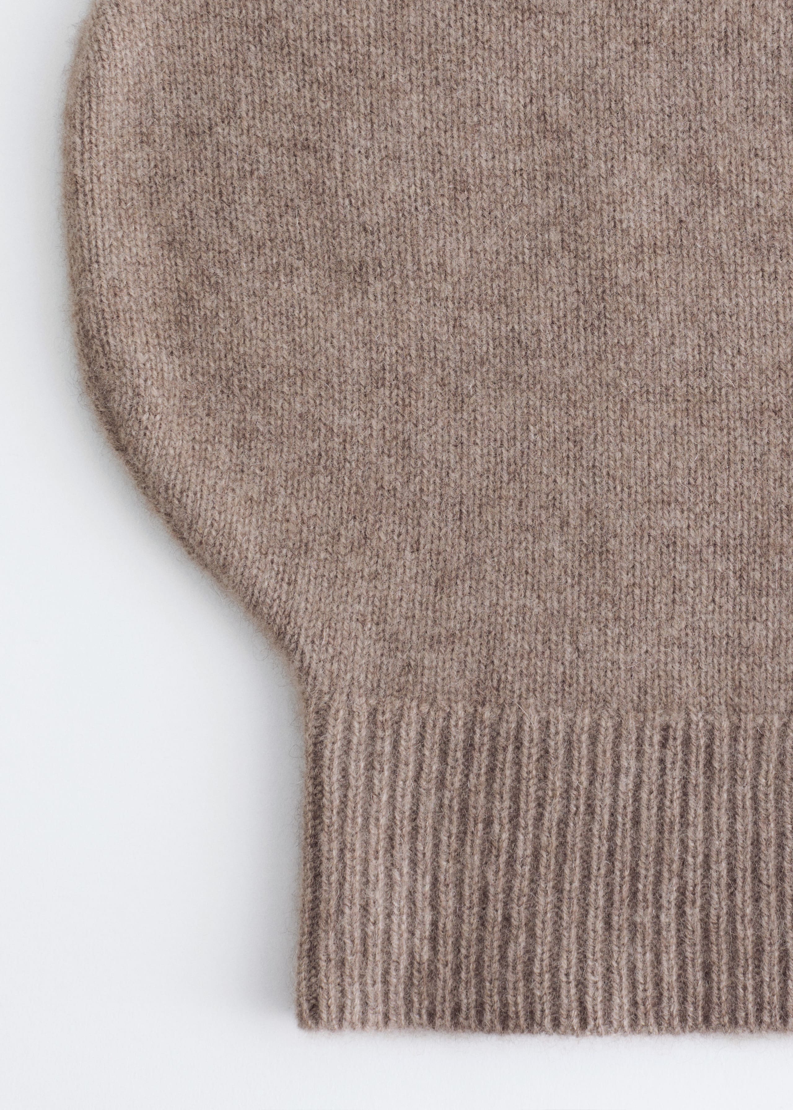 Fitted Cashmere Hood - Black - Still Life