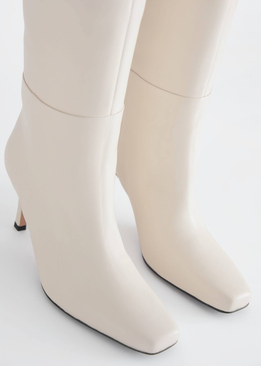 KneeHighLeatherBoots - {{variantName}} - Descrizione dettagliata