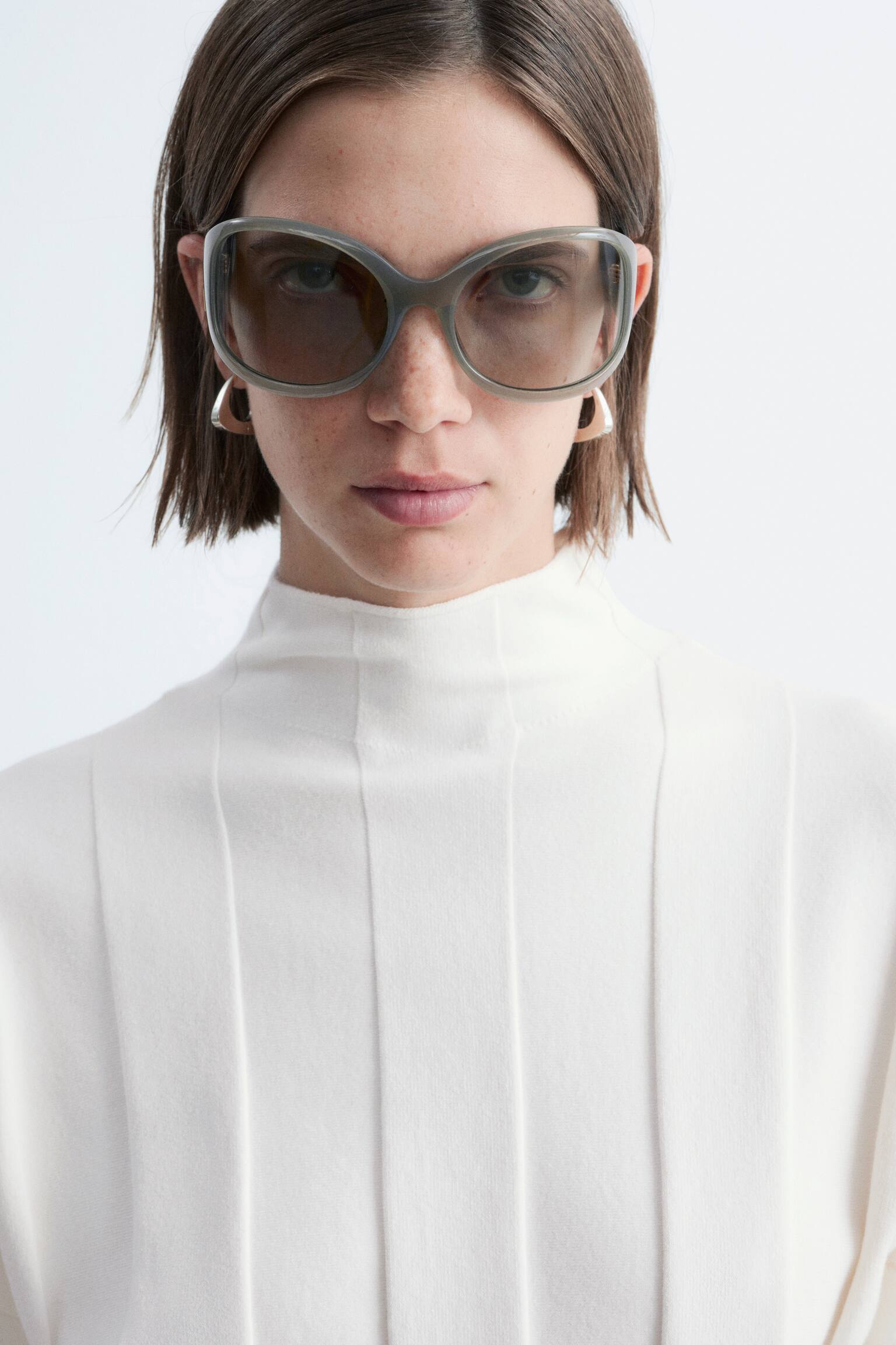 Maglia con collo a lupetto a coste - Bianco - 8