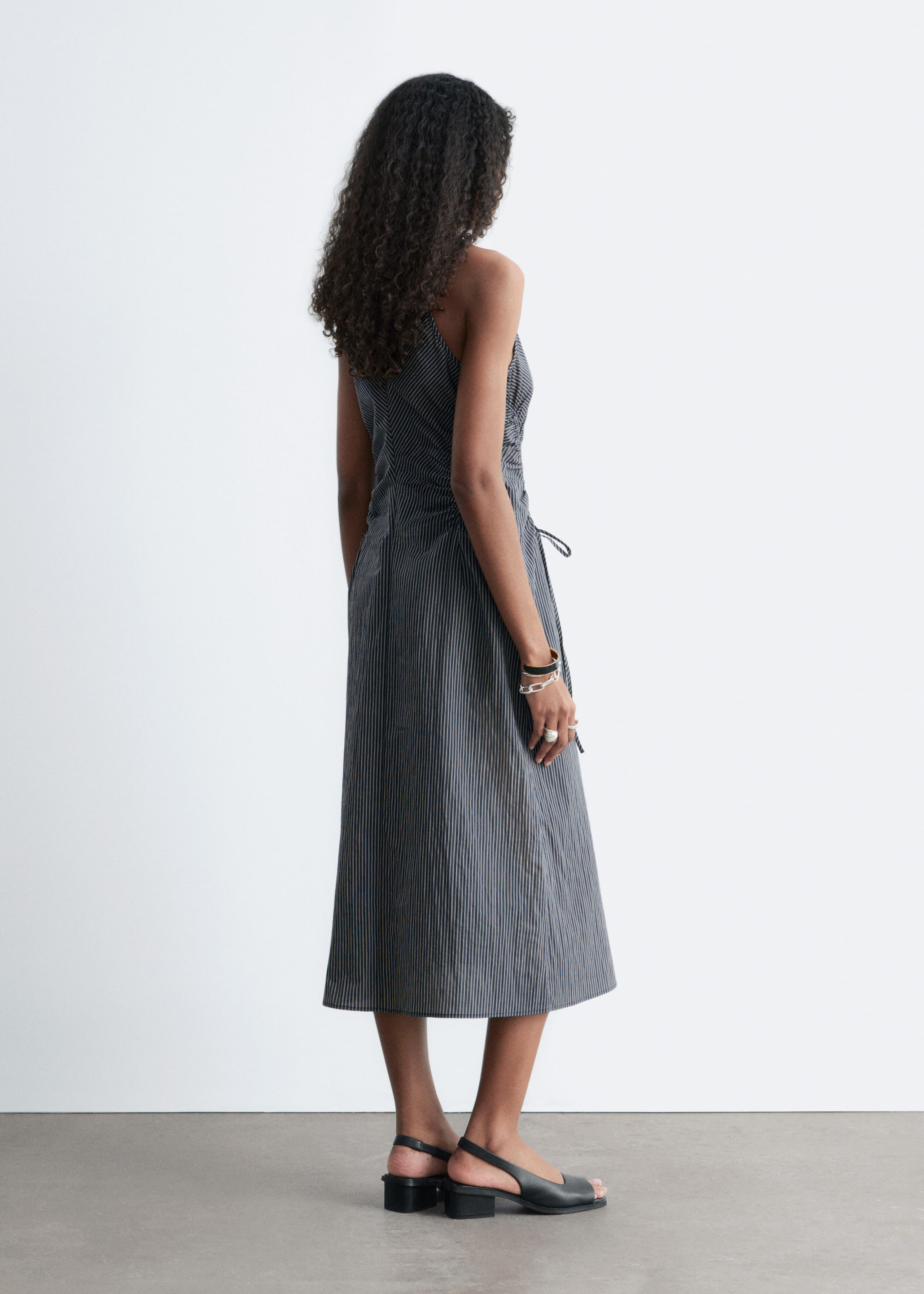 Image of Abito midi senza maniche con coulisse