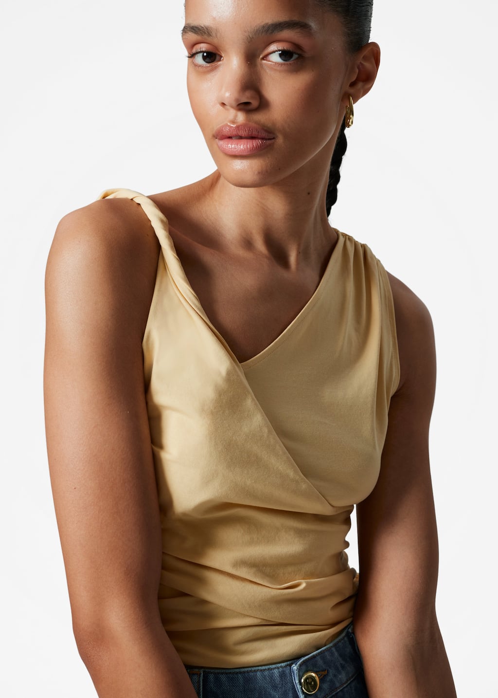 Camiseta de tirantes asimétrica drapeada - Amarillo claro - Lookbook