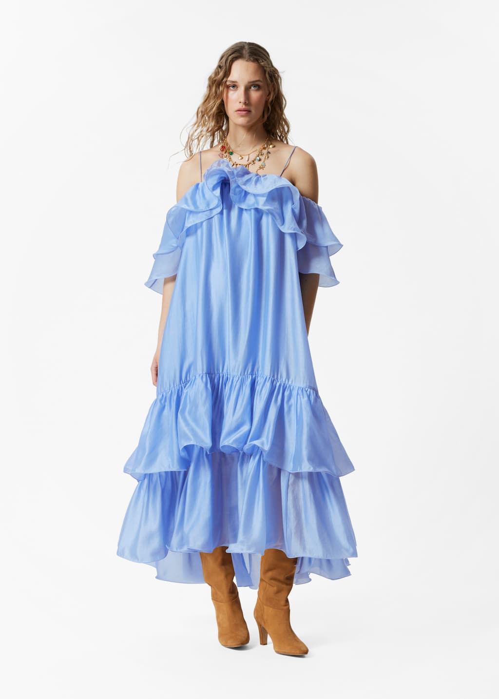 Image of Robe longue à volants aux épaules nues