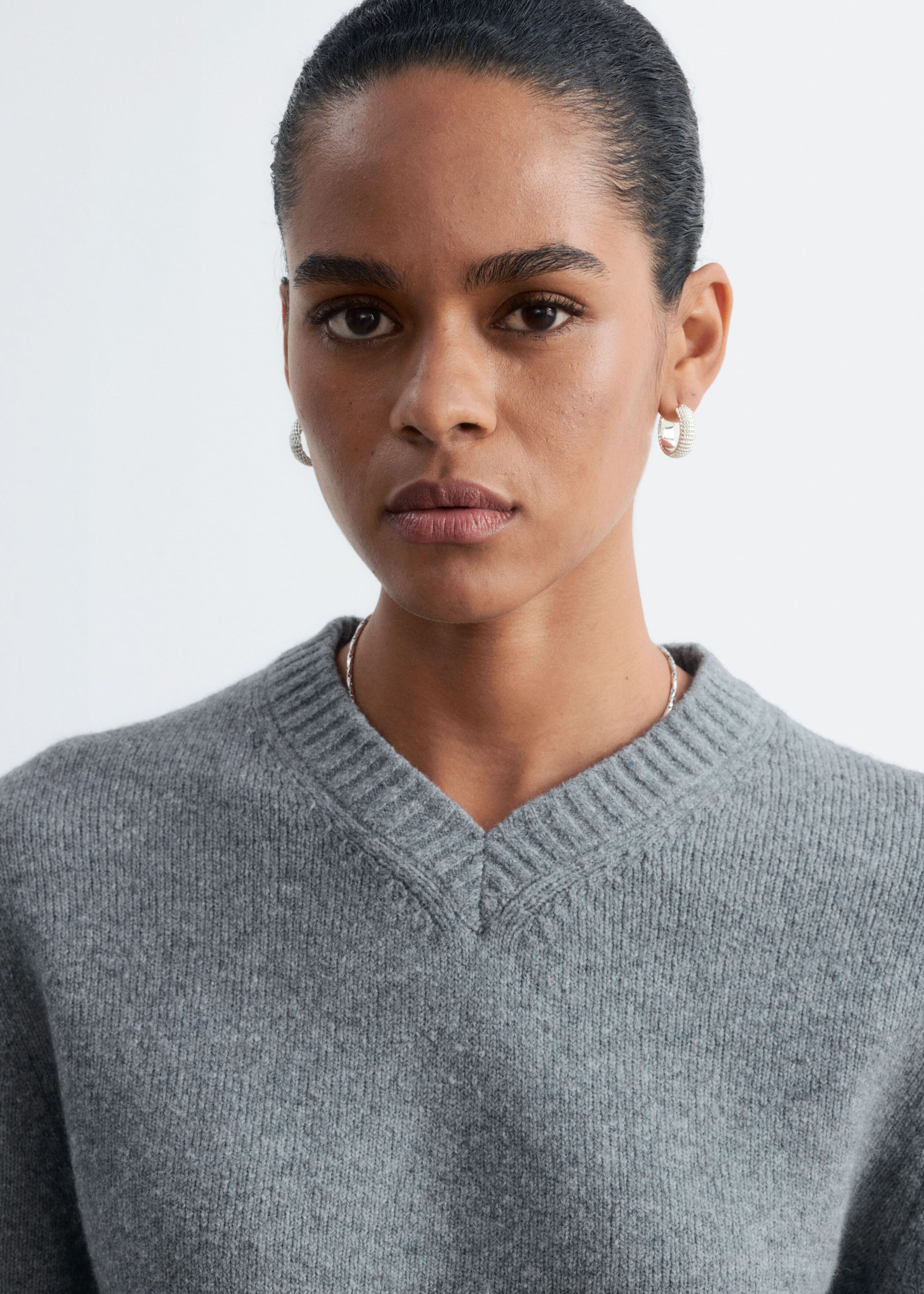 V-Neck Jumper - Dark Red - Lookbook