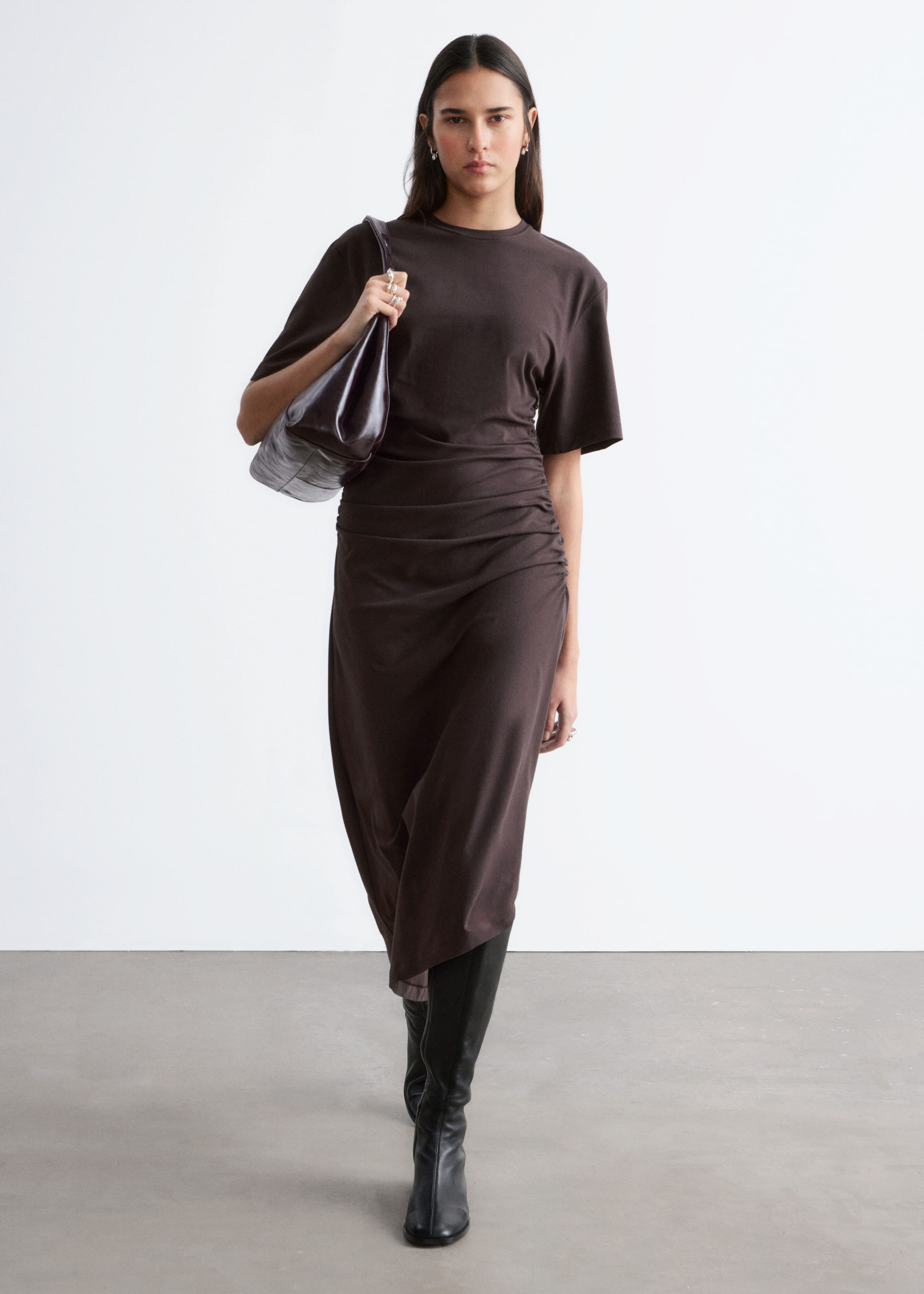 Image of Robe T-shirt midi asymétrique