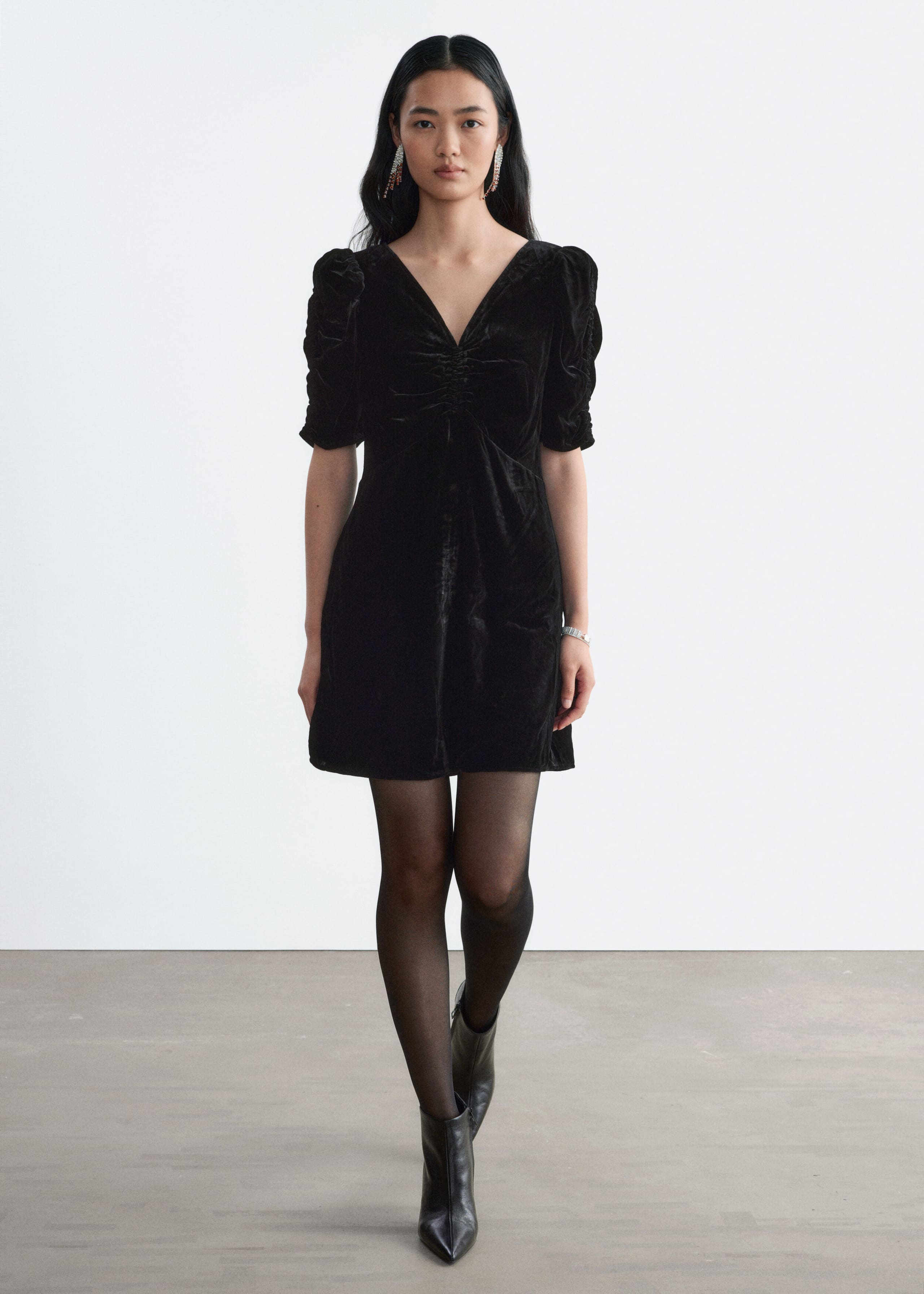 Ruched Velvet Dress - Black - Lookbook