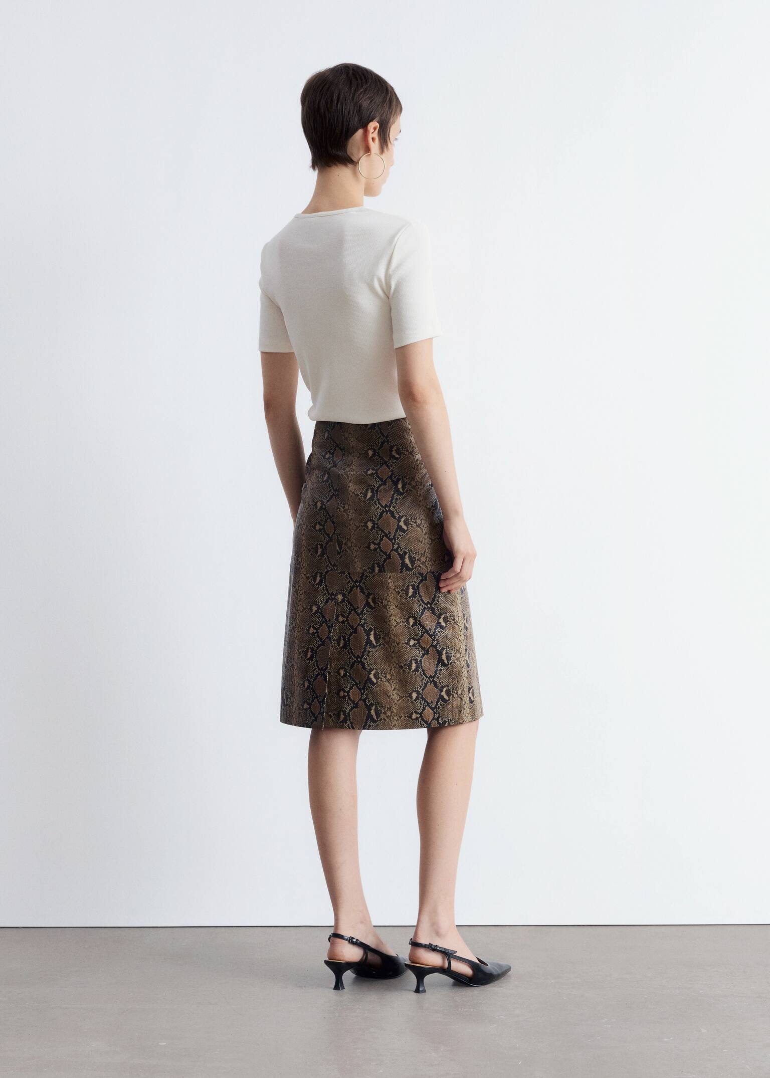 Joustinneuleinen t-paita - Valkoinen/Beige/Tummanruskeat/beiget raidat - 4