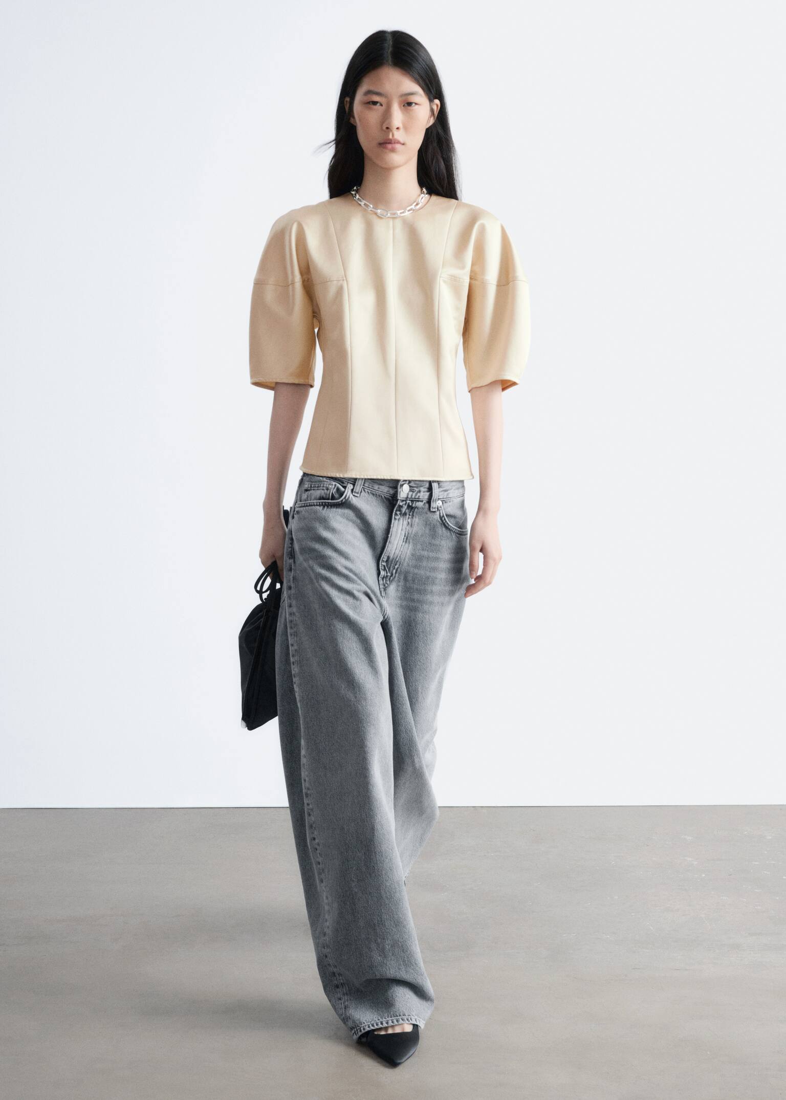 Satinoberteil mit Puffärmeln - Beige/Schwarz - 7