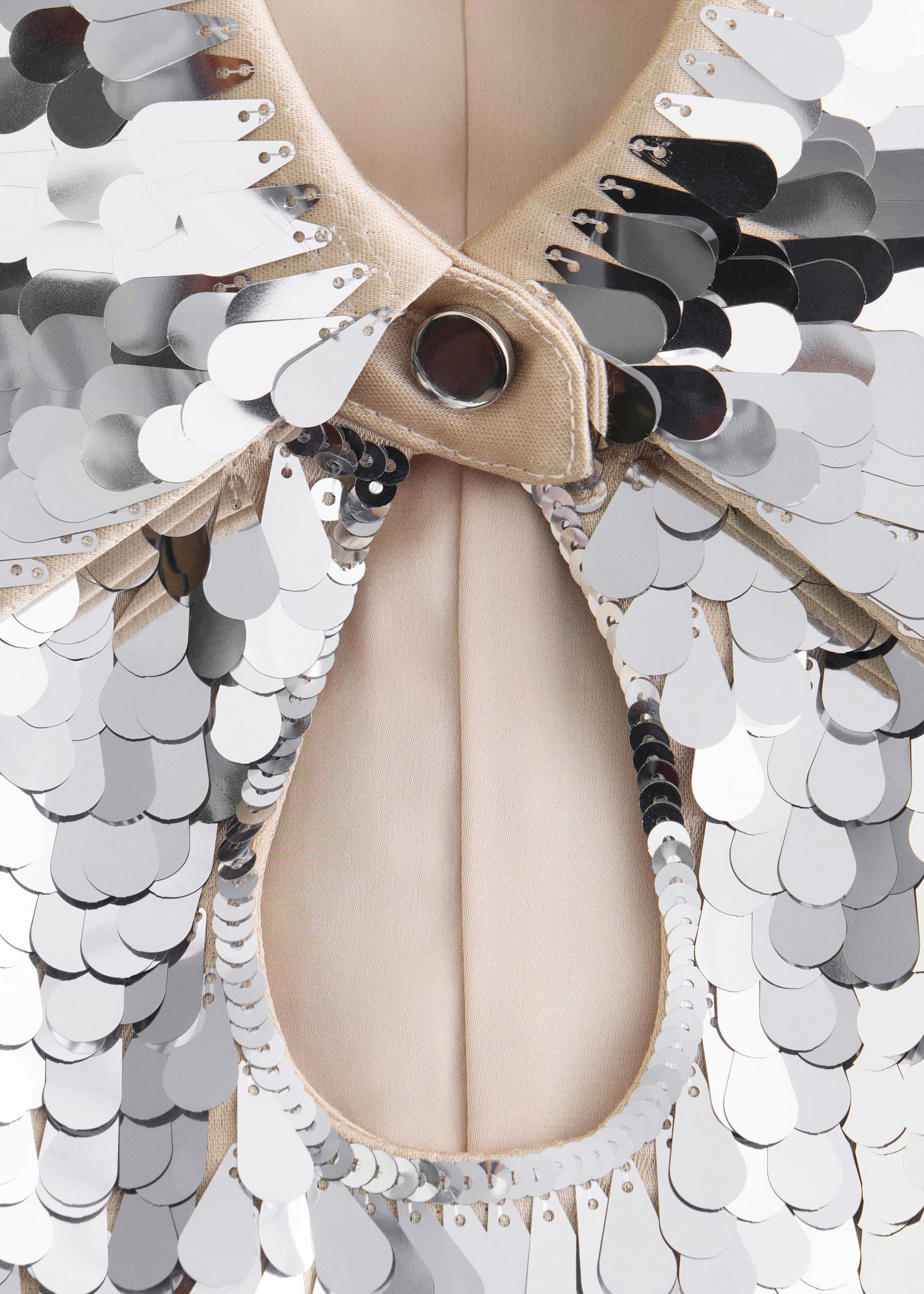 Image of Minikleid mit Pailletten und Schlüssellochkragen