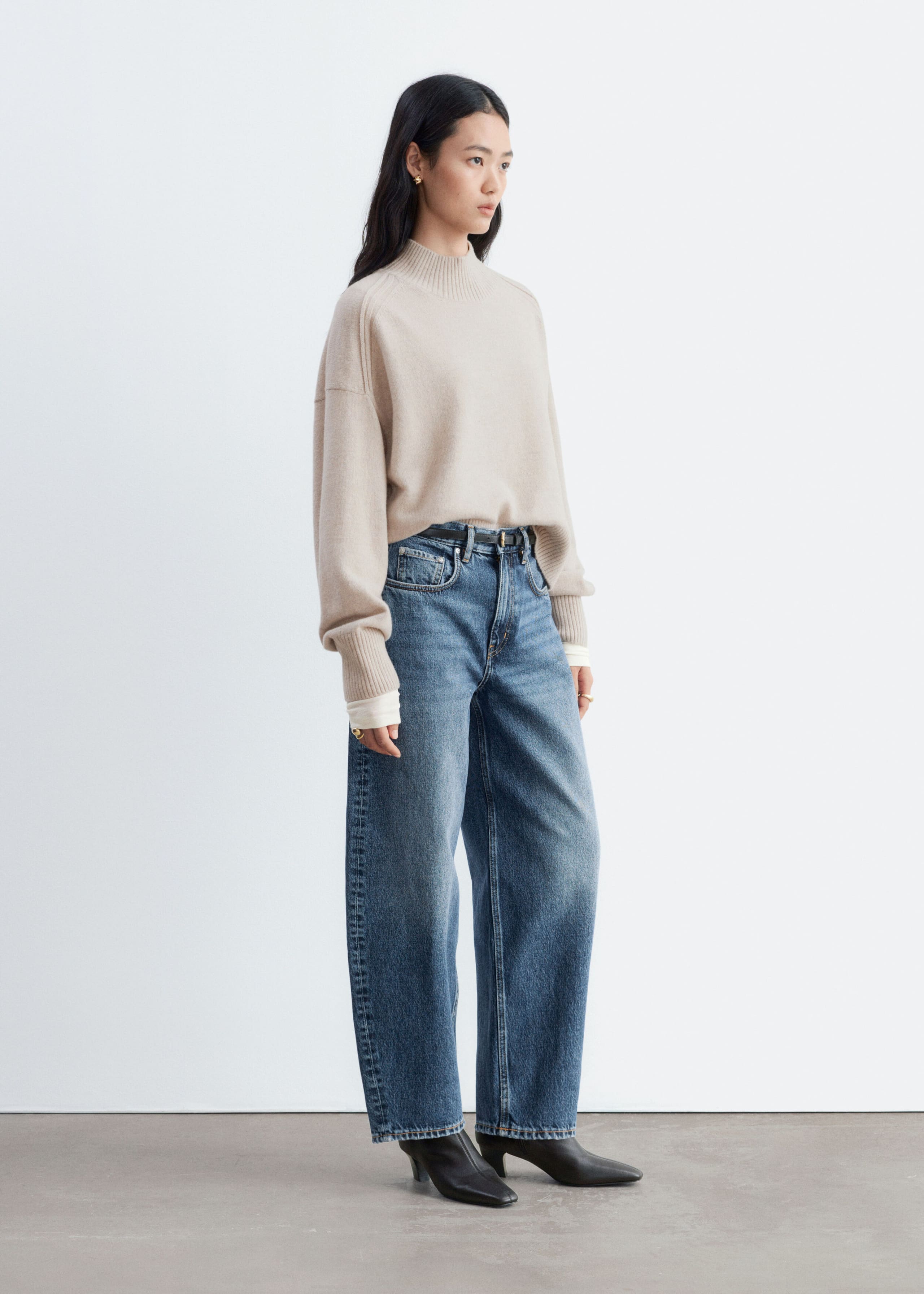 Barrel-Leg Ankle Jeans - Washed Blue - Lookbook
