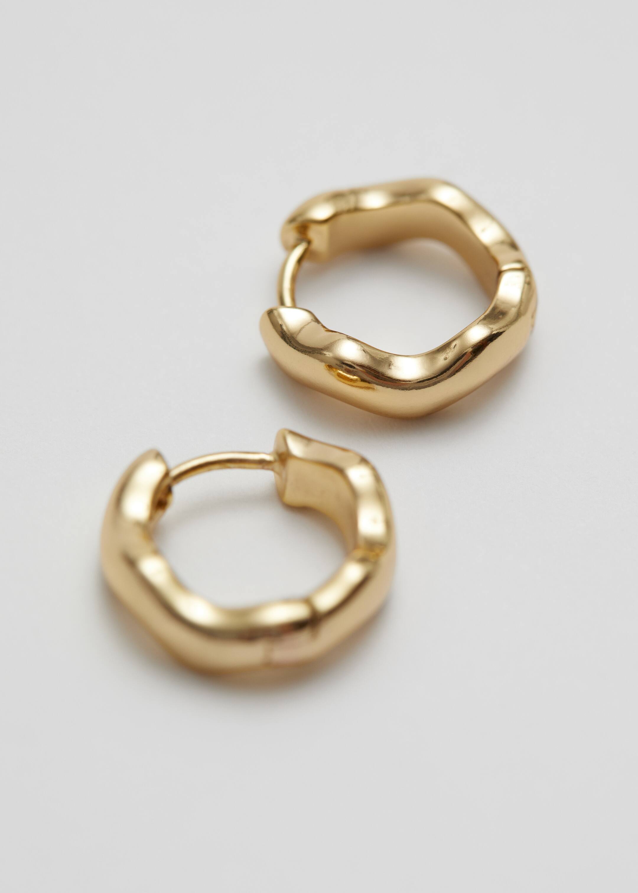 הצגת תמונה גדולה יותר: Wave Hoop Earrings - זהב - Ladies | H&M IL 1